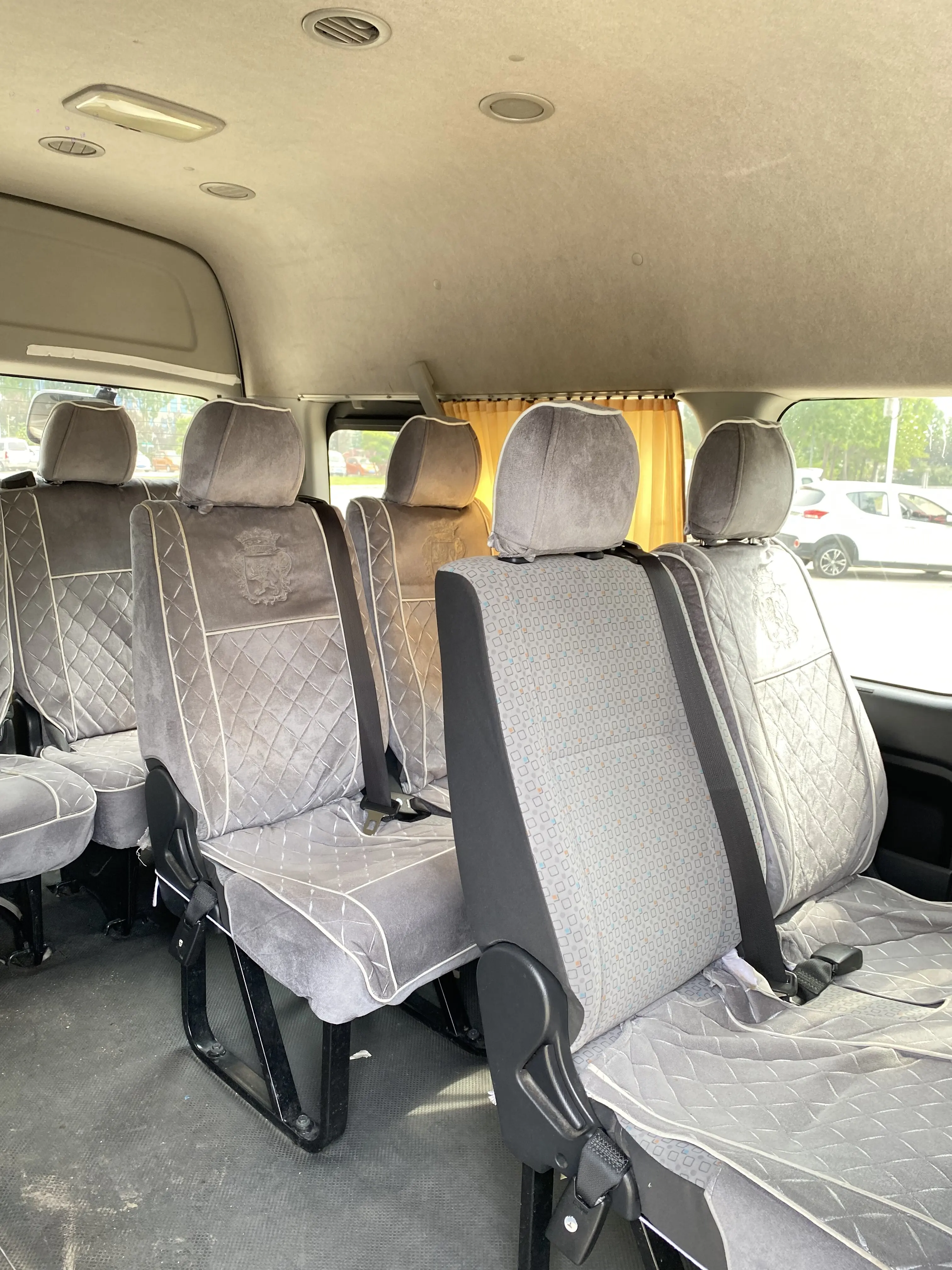 good condition Toyota Hiace Mini Bus 16 seats  Diesel Engine Toyota Hiace for Sale