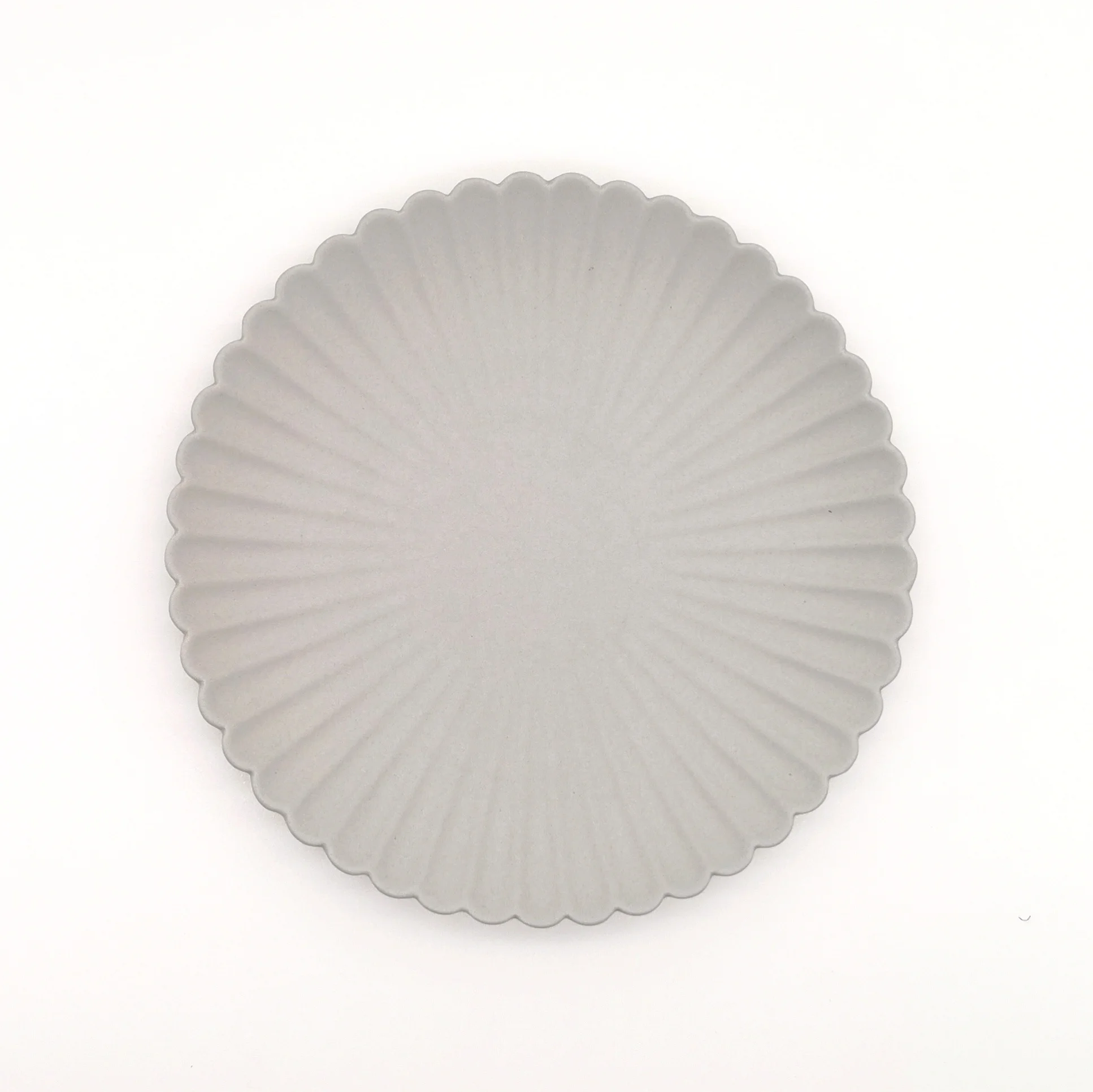 Japanese style durable fine porcelain dishes frosted scalloped dinner plates sets