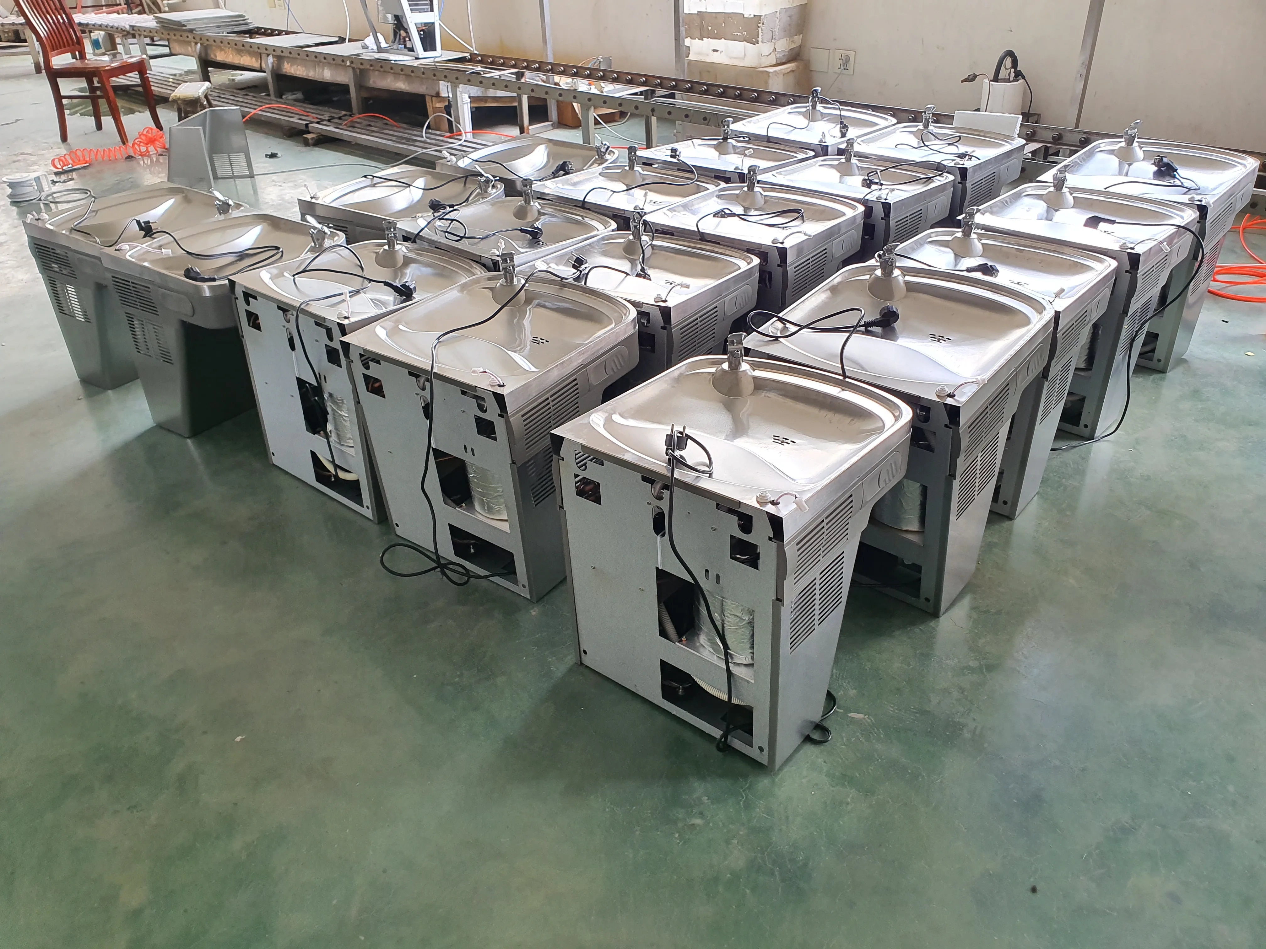 new design single basin wall hanging fountain