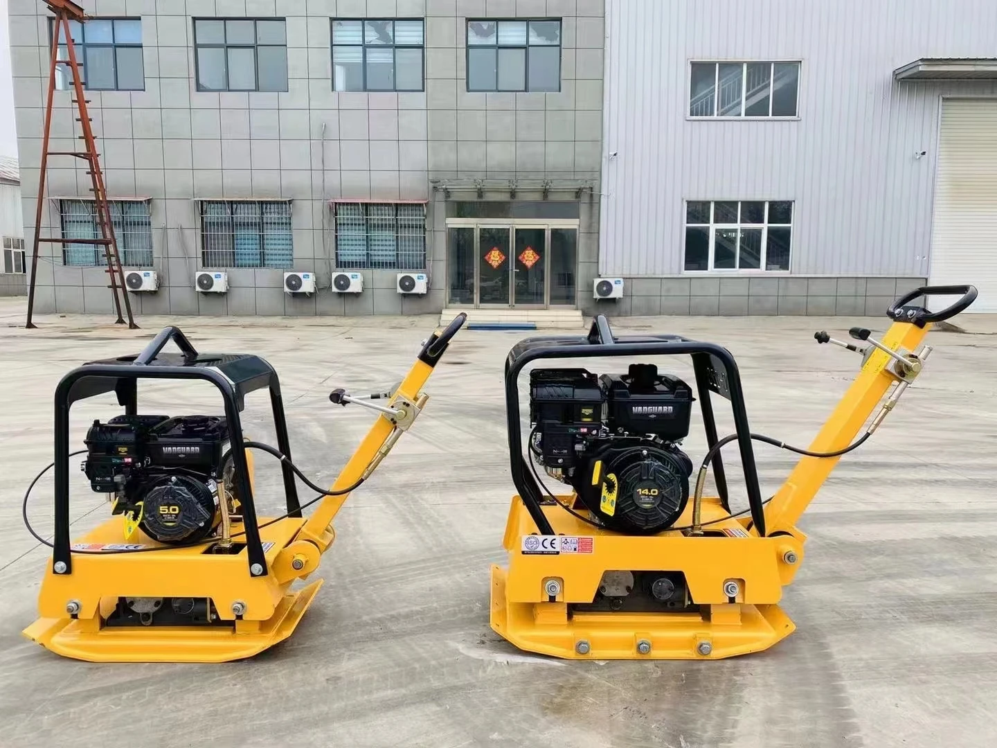 Two Way Reversible Vibratory Plate Compactor Compacting Asphalt Sand Cement Road Vibrating Tamping Compactor