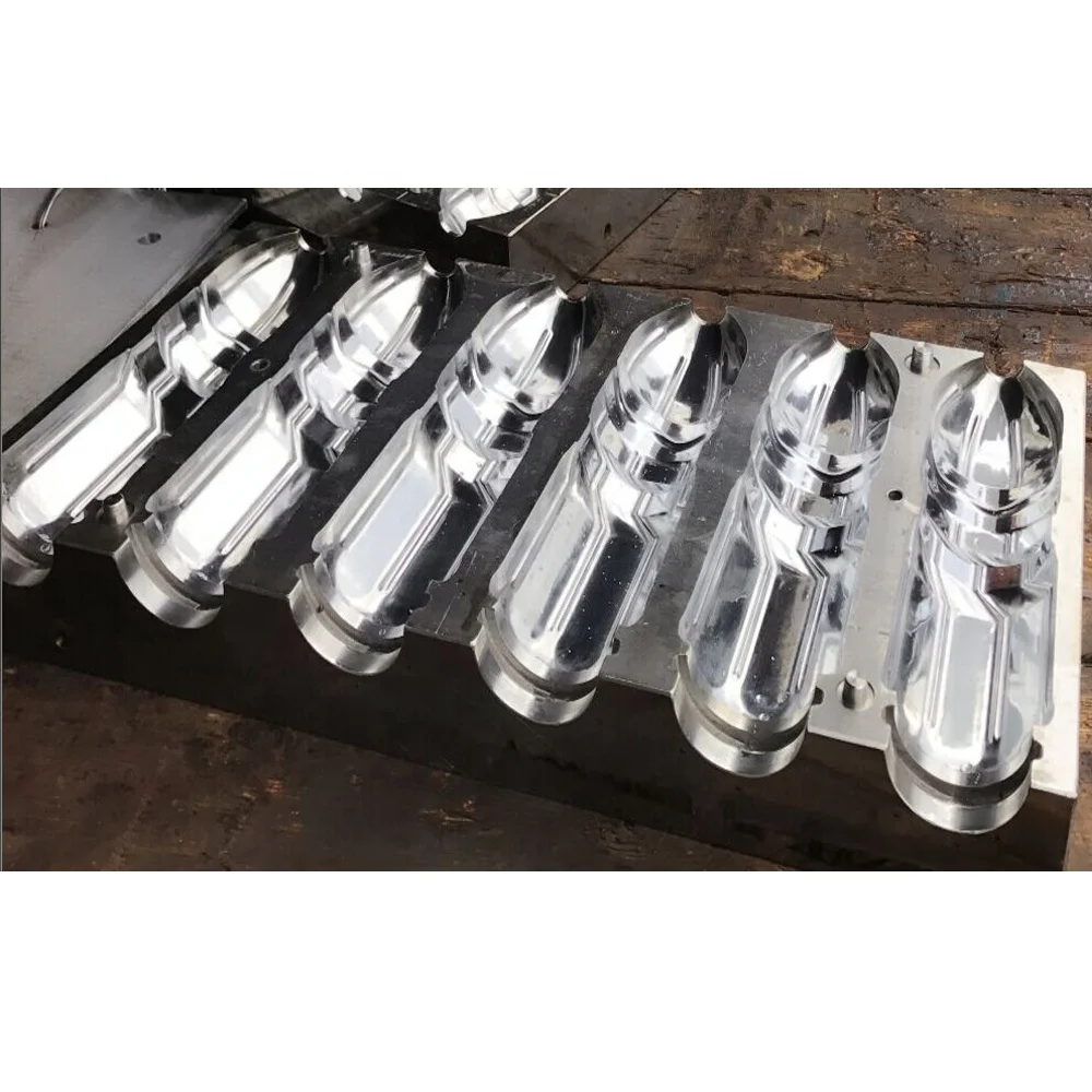 
Automatic Water/ Carbonated Drink/ Beverage Plastic PET Bottle Blowing Molding Machine 