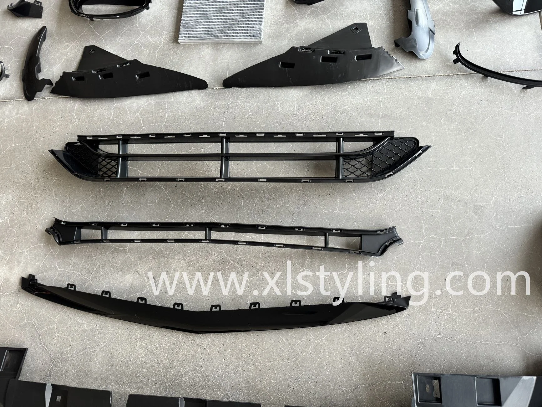 High quality body kit car front bumper with grille for Mercedes Benz CLA W118 2019+ upgrade to CLA45 rear diffuser