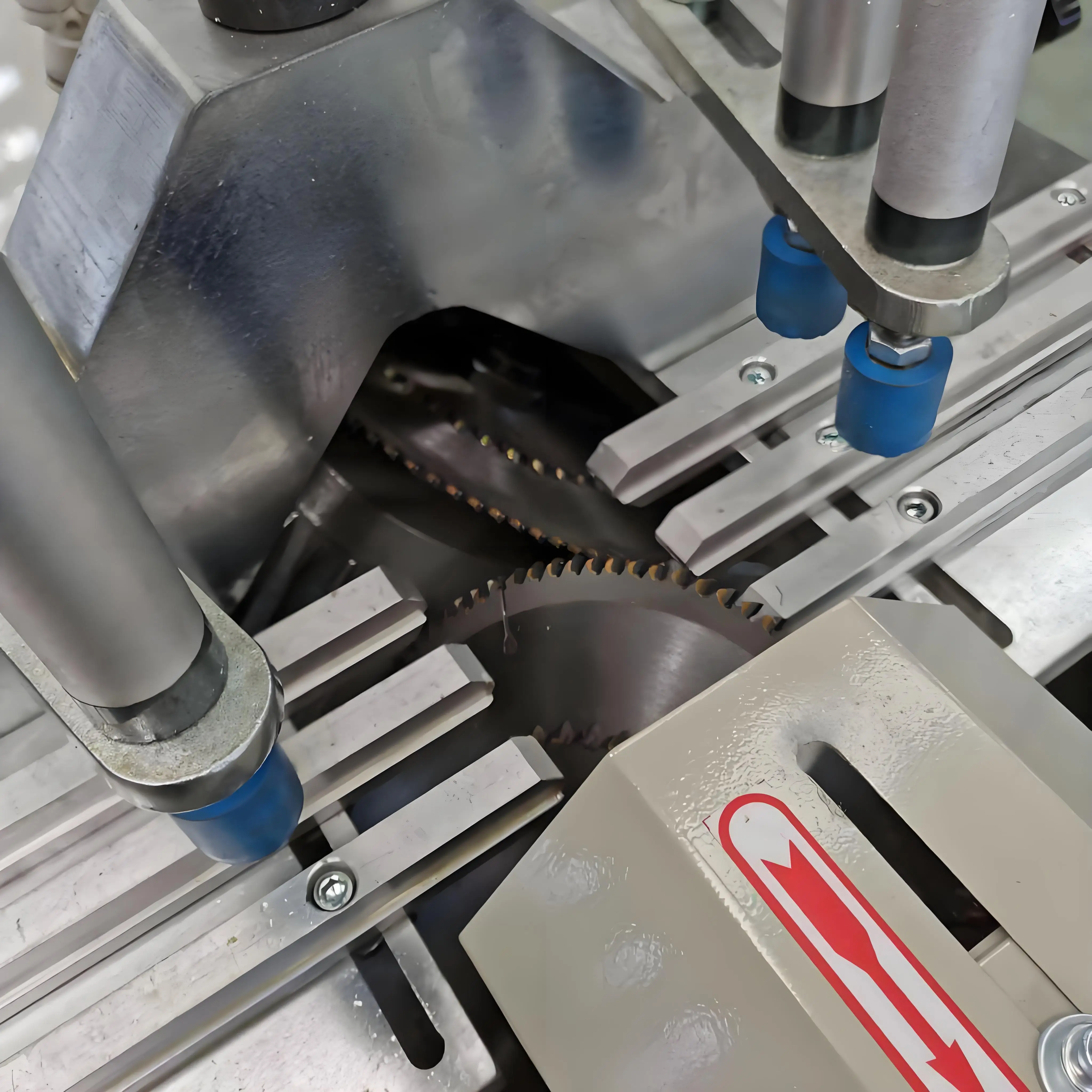 High Efficiency CNC UPVC Glaze Bead Cutting Saw with CE Certificate for PVC/UPVC Window Making Machine