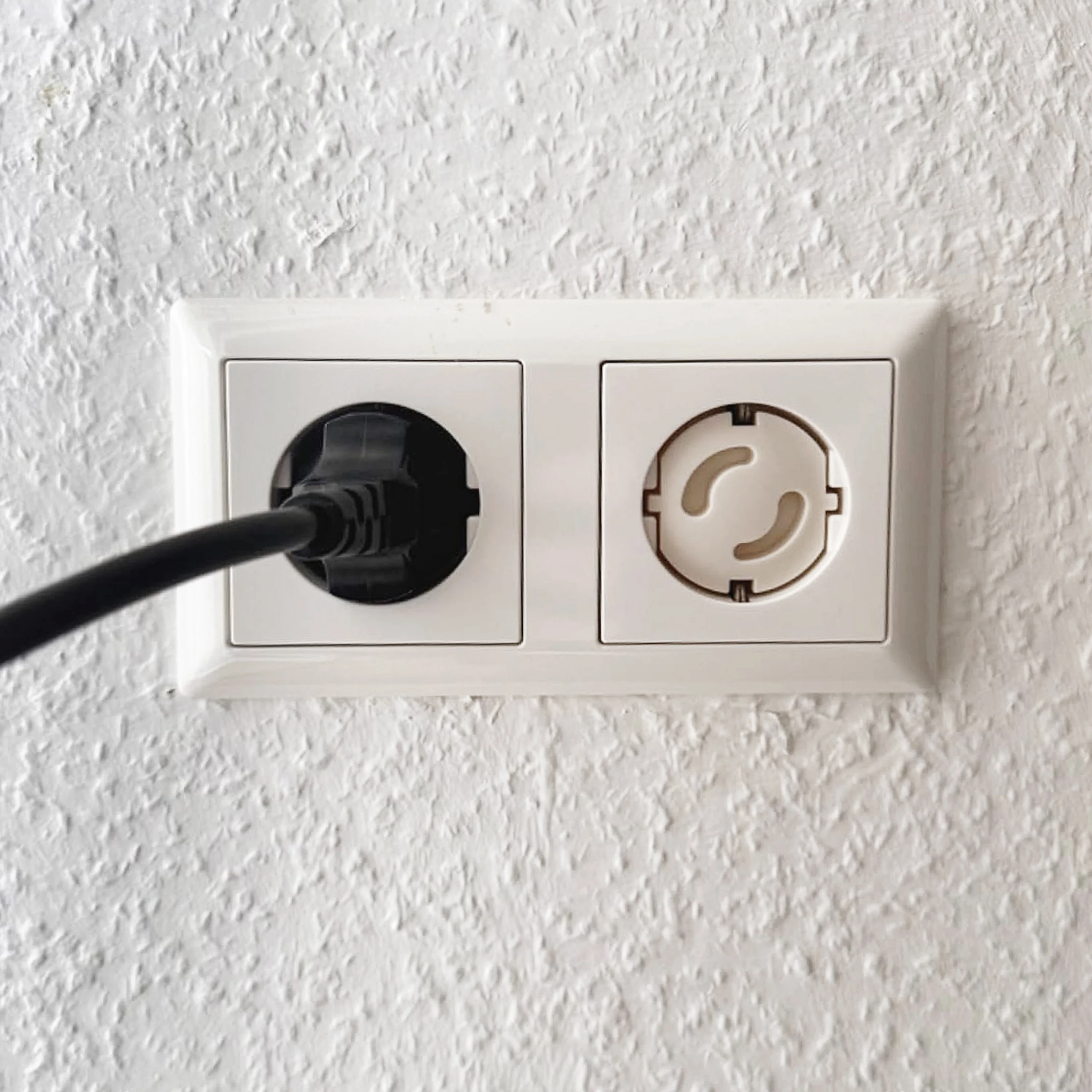 20 PCS Safety Outlet Covers Baby Proofing Electrical Socket Outlet Plugs