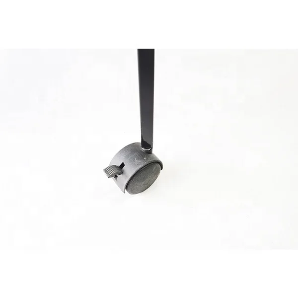 Metal bird cages with drinking water tanks can be used indoors and outdoors