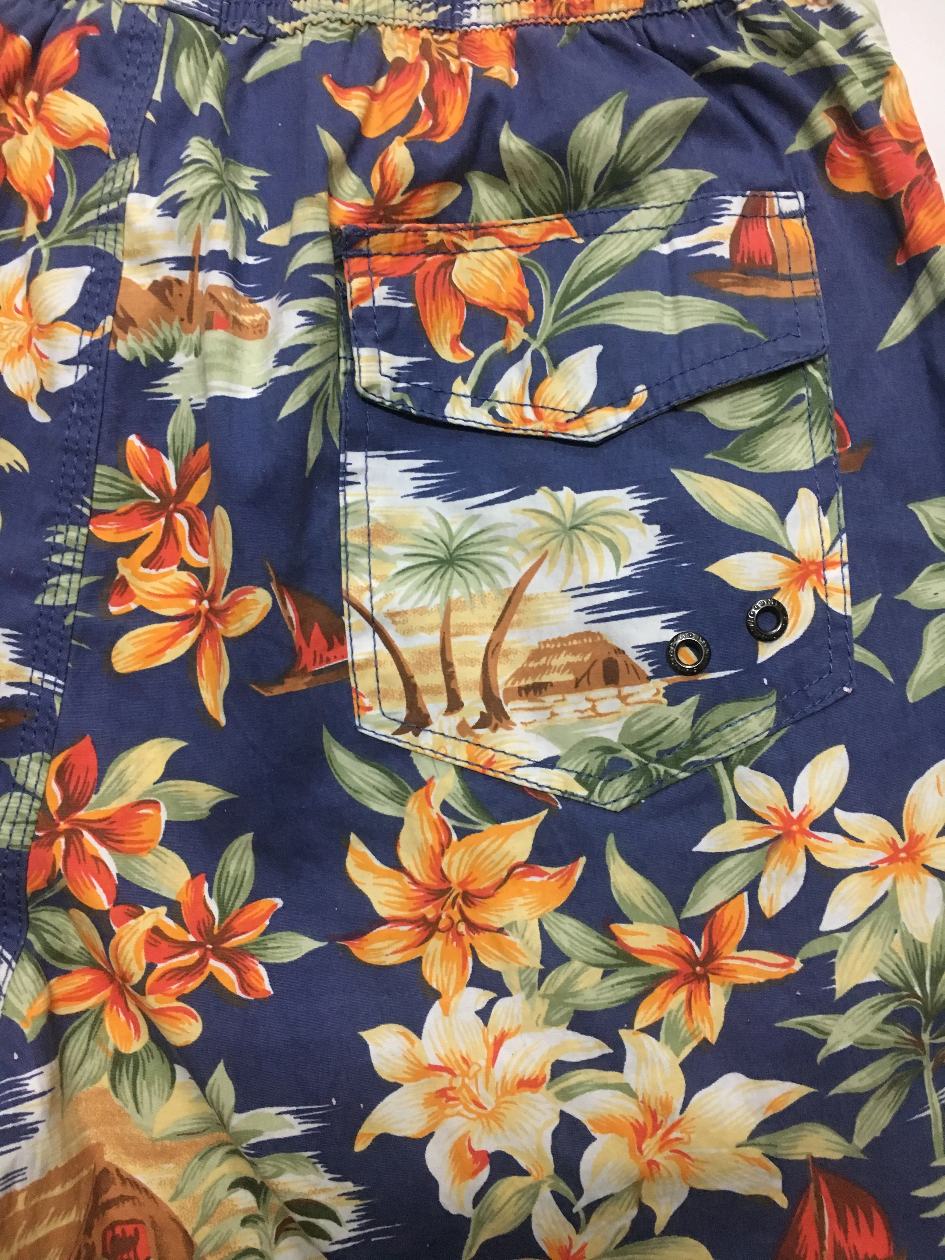 
Summer oem fashion dry quick pocket board print beach shorts for men 