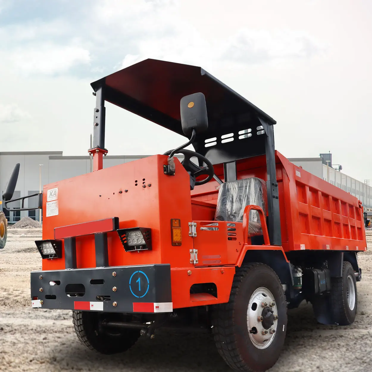 Off-Road Mining Dump Truck with Sturdy Frame Construction Ensures Durability