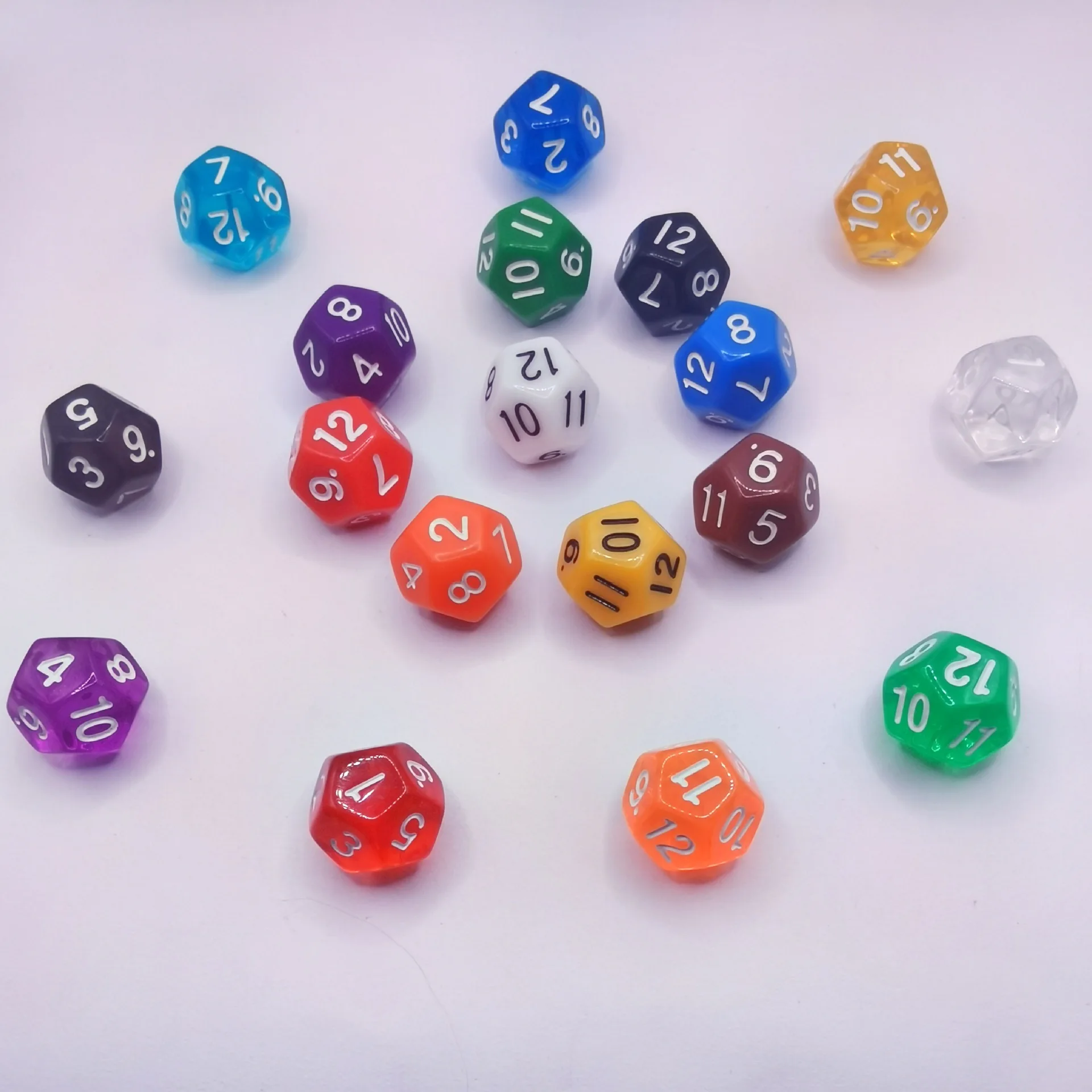 High Quality Color Transparent Pearl Pattern Glitter Polyhedral 20 Sided D20 Dice With Number For Rpg Dnd Table Games