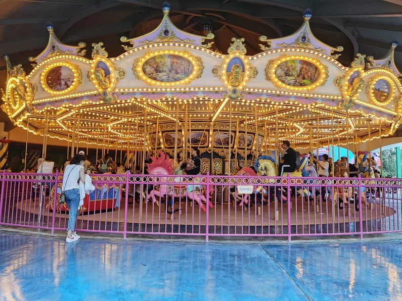
Most popular kids amusement equipment rides luxury merry go round carousel for sale 