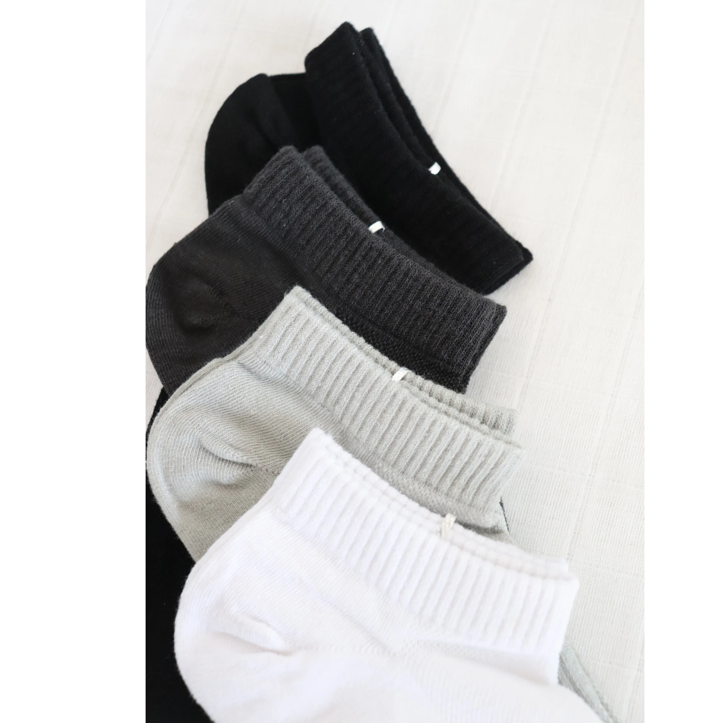 Custom Hemp Organic Cotton Fiber Breathable Sweat-Absorbent Plain simple  Short Socks For Men Size