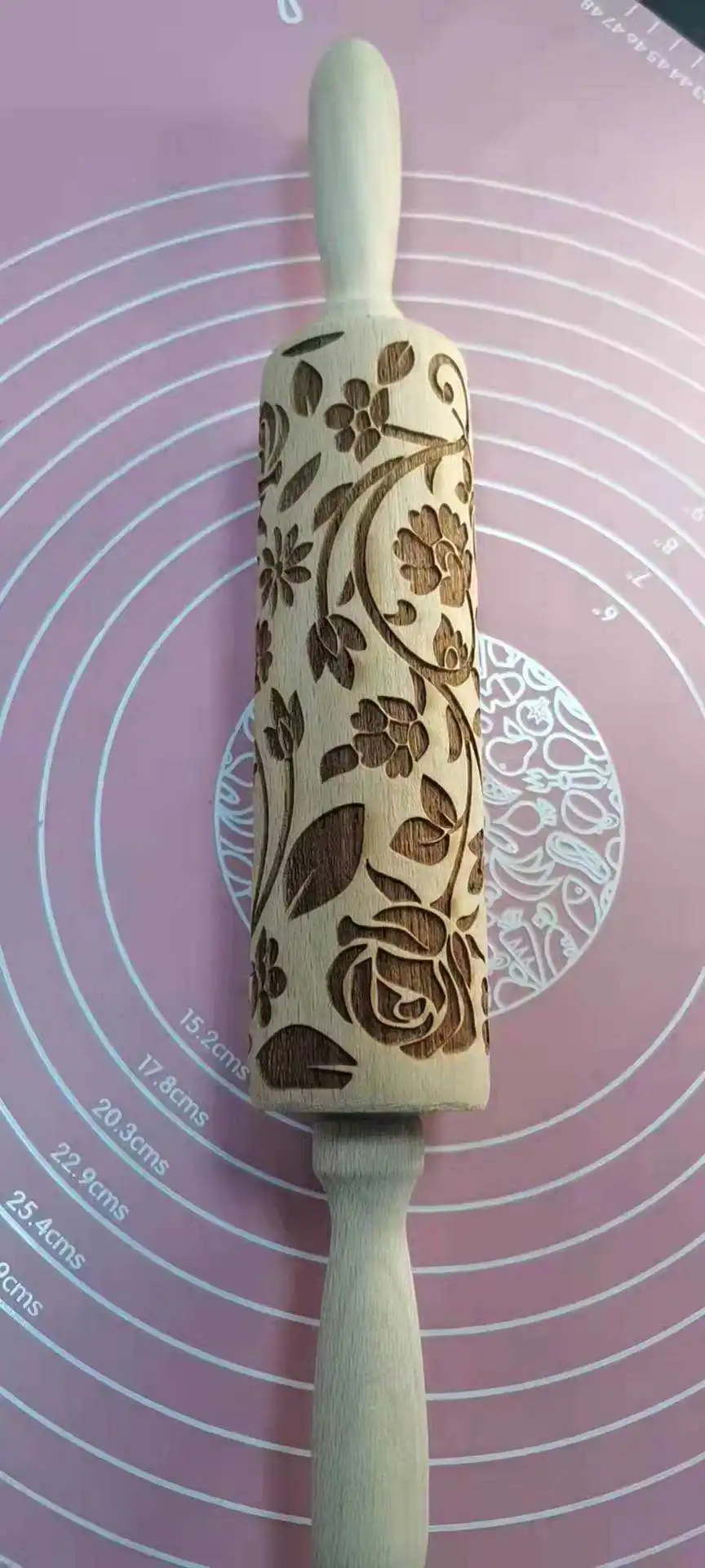 Wholesale 2022 new design Kitchen Baking Cookie Easter Engraved Wooden Embossed Rolling Pin