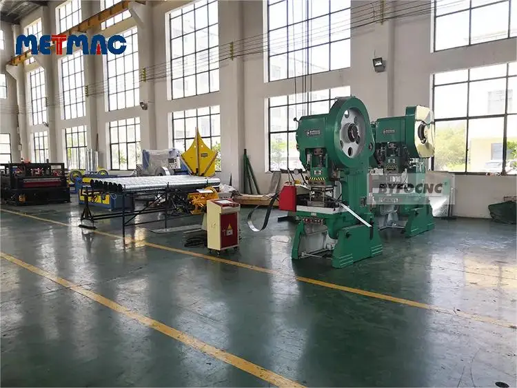 METMAC TDF/TDC Автоматическая угловая формовочная машина CAF-TDF/TDC