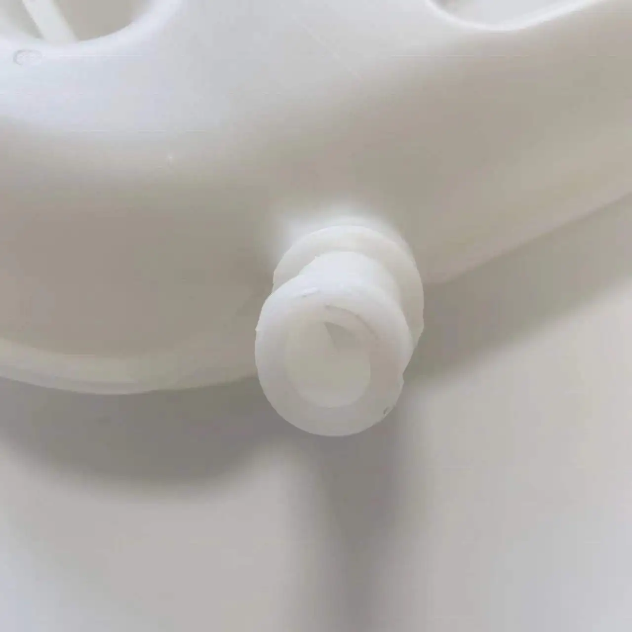 water tank truck expansion auxiliary water tank suitable Original Parts Light truck Plastic expansion water tank