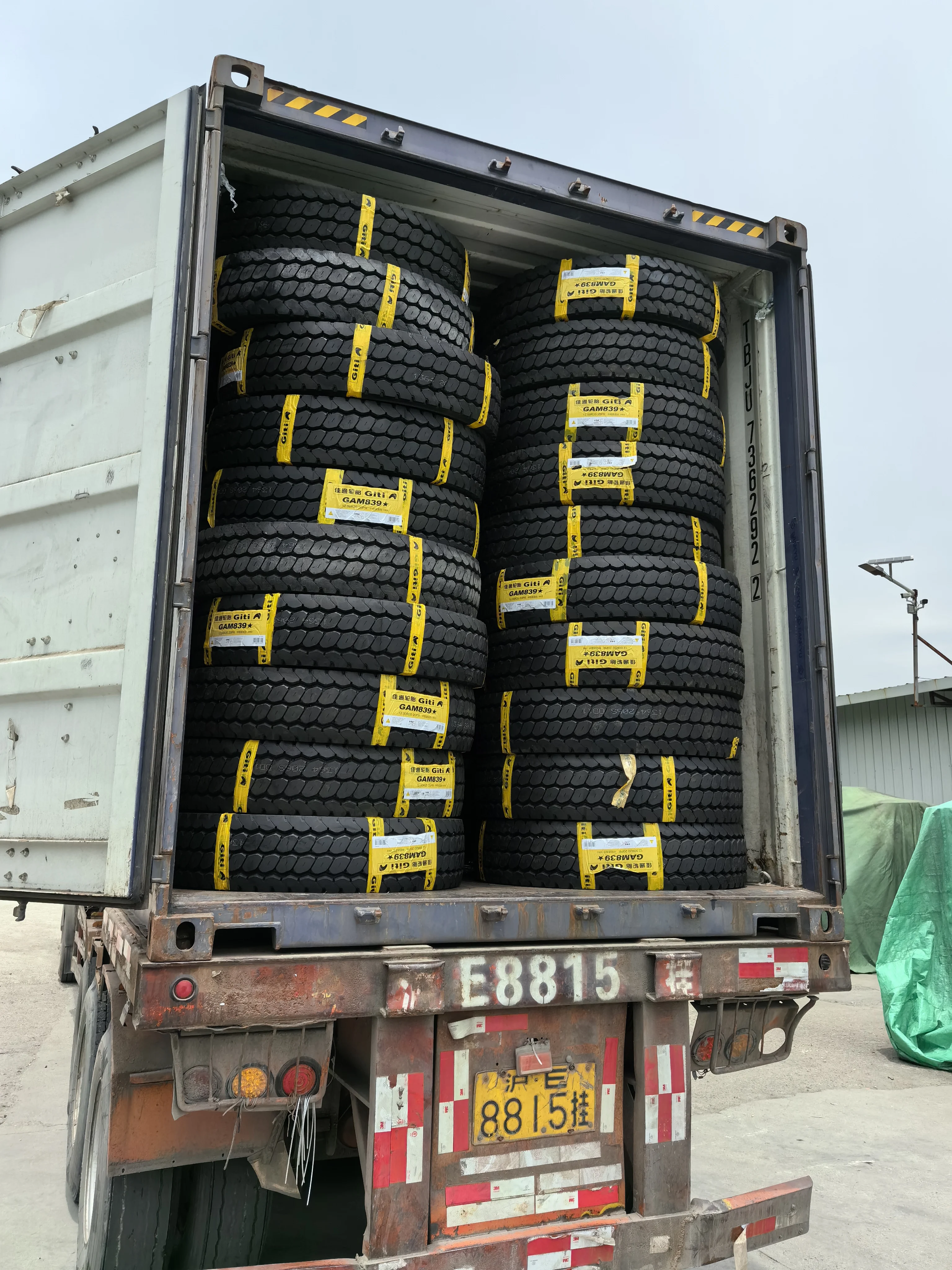 TBR Annaite tires 379 truck tyre 11.00R20 truck tire for mine 11.00R20