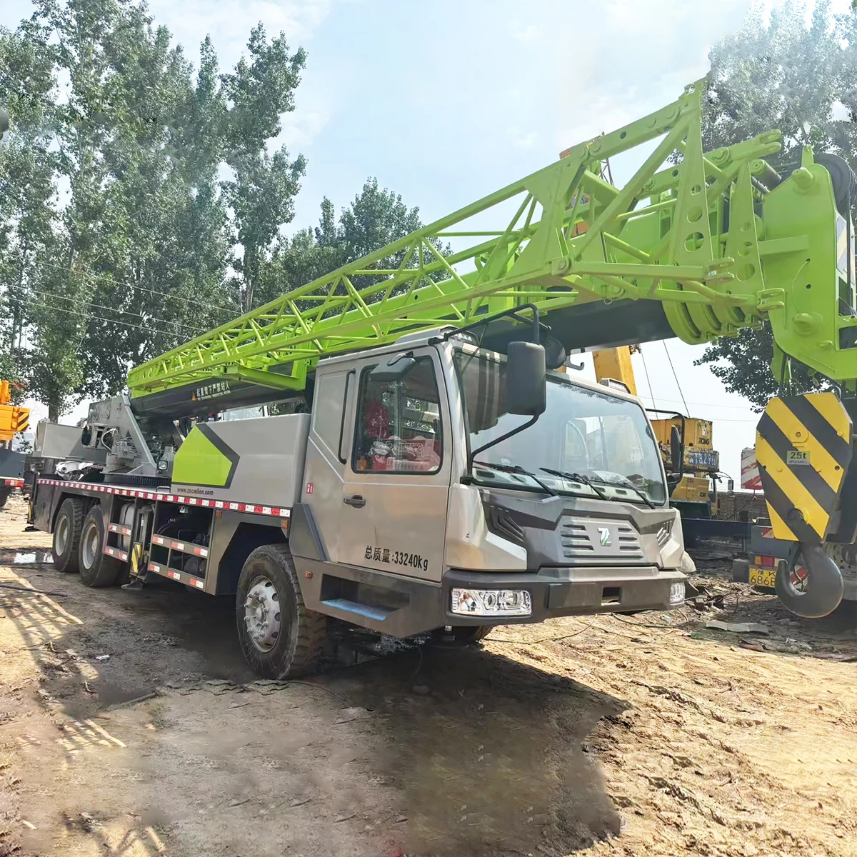 10/25/40/70/100 Ton Boutique Cargo Truck Crane Hydraulic Lorry Zoomlion Truck Mounted Crane