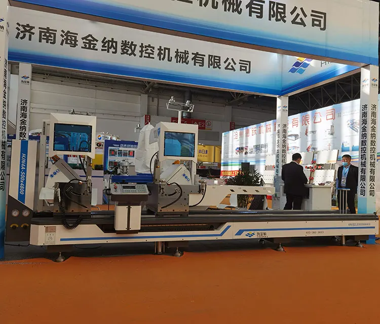 Алюминиевые окна и двери Автоматическая резка машина cnc двойная головка торцовочная пила для рамы