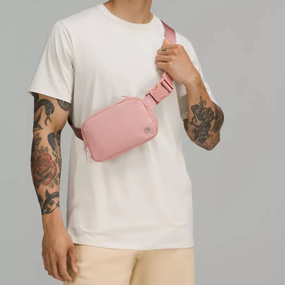 Hot style fanny pack outdoor pink fanny pack, multifunctional nylon waterproof fanny pack