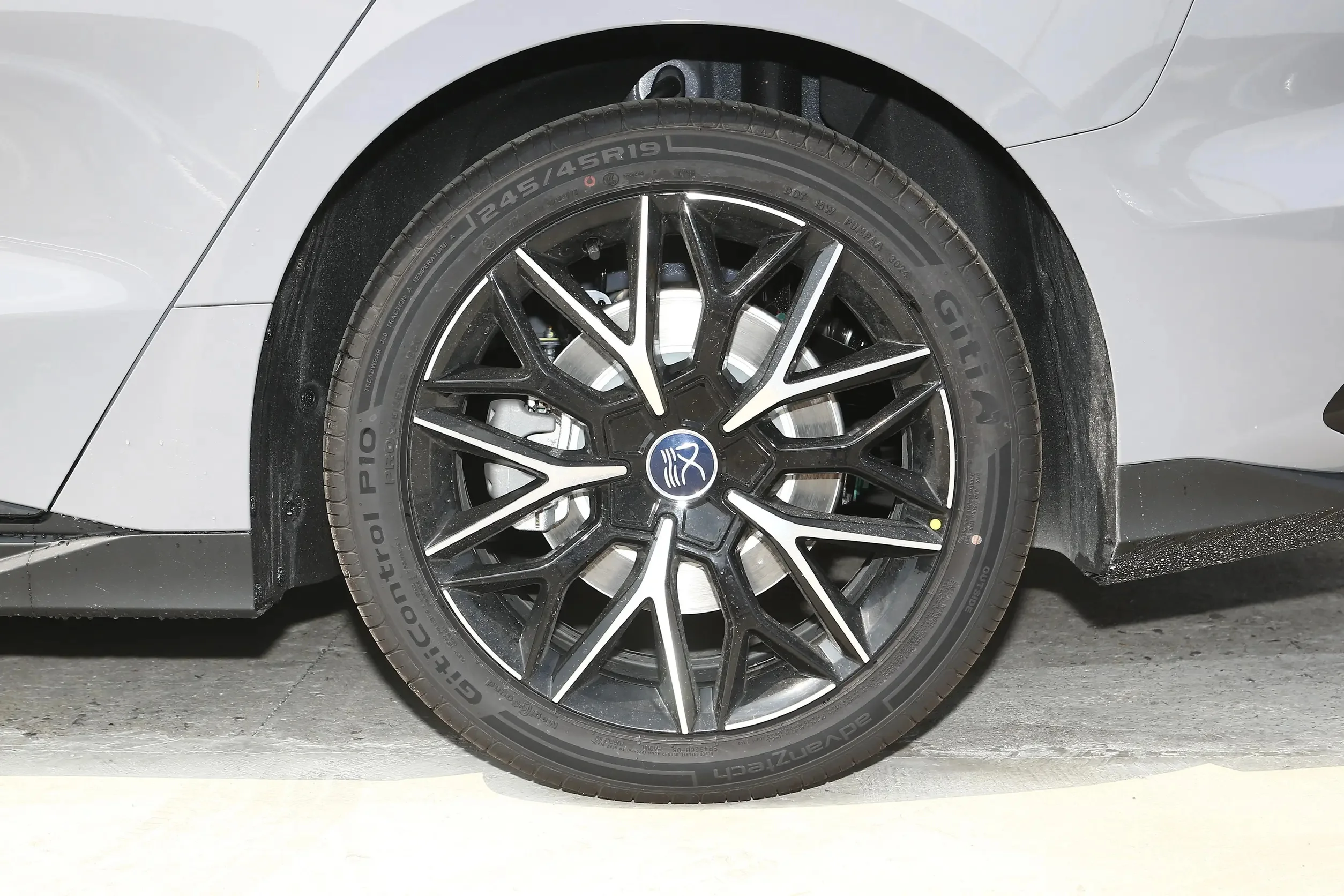 2024 Luxury China Byd Han Ev 2025 Car 4x4 Wheels Long Range 715km/605km/506km Electric Sedan Fwd New Energy Vehicles Byd Han Ev