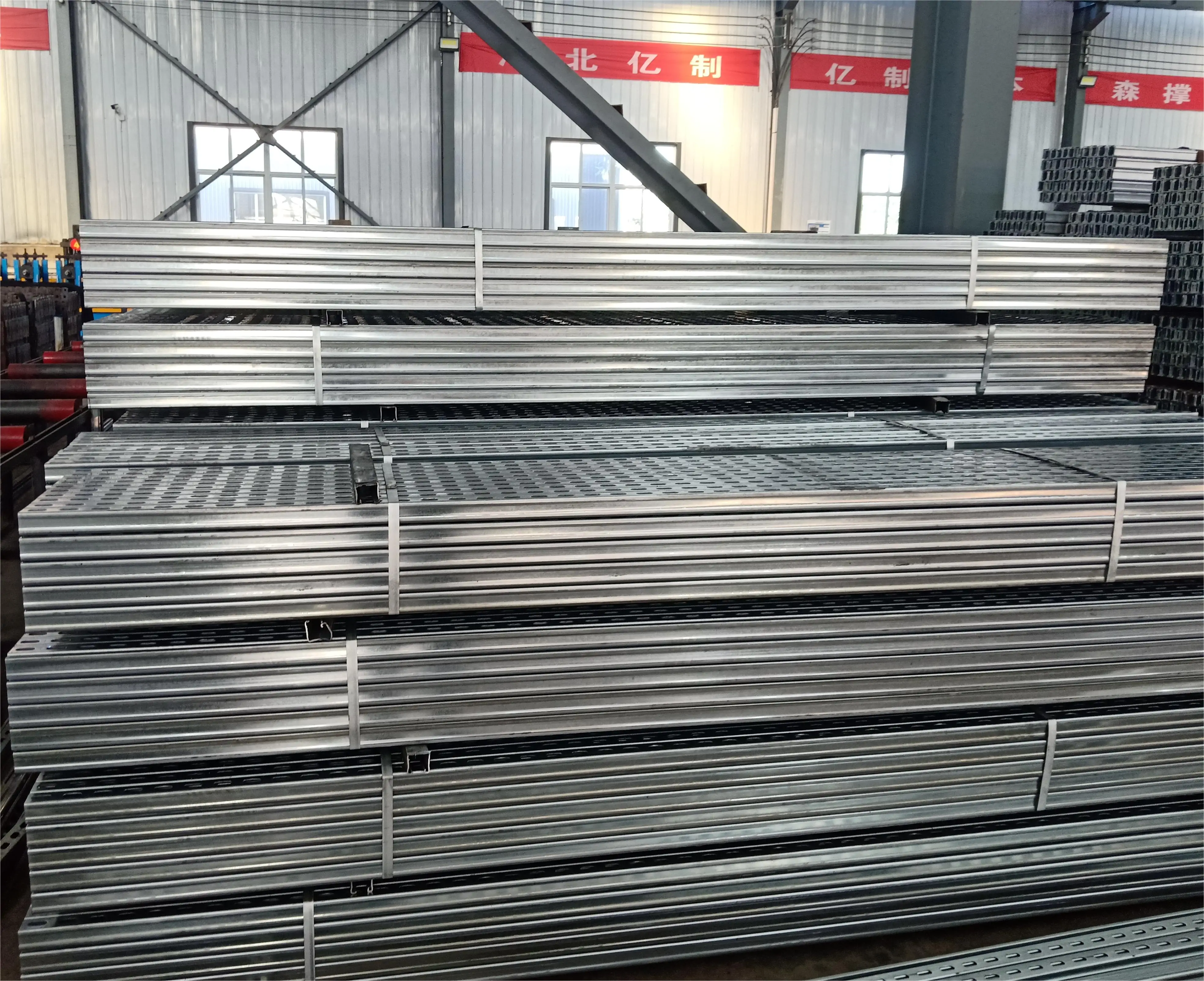 Manufacture Hot Dipped Galvanized C section purlins Support accessories Seismic Stents Bracket C Channel