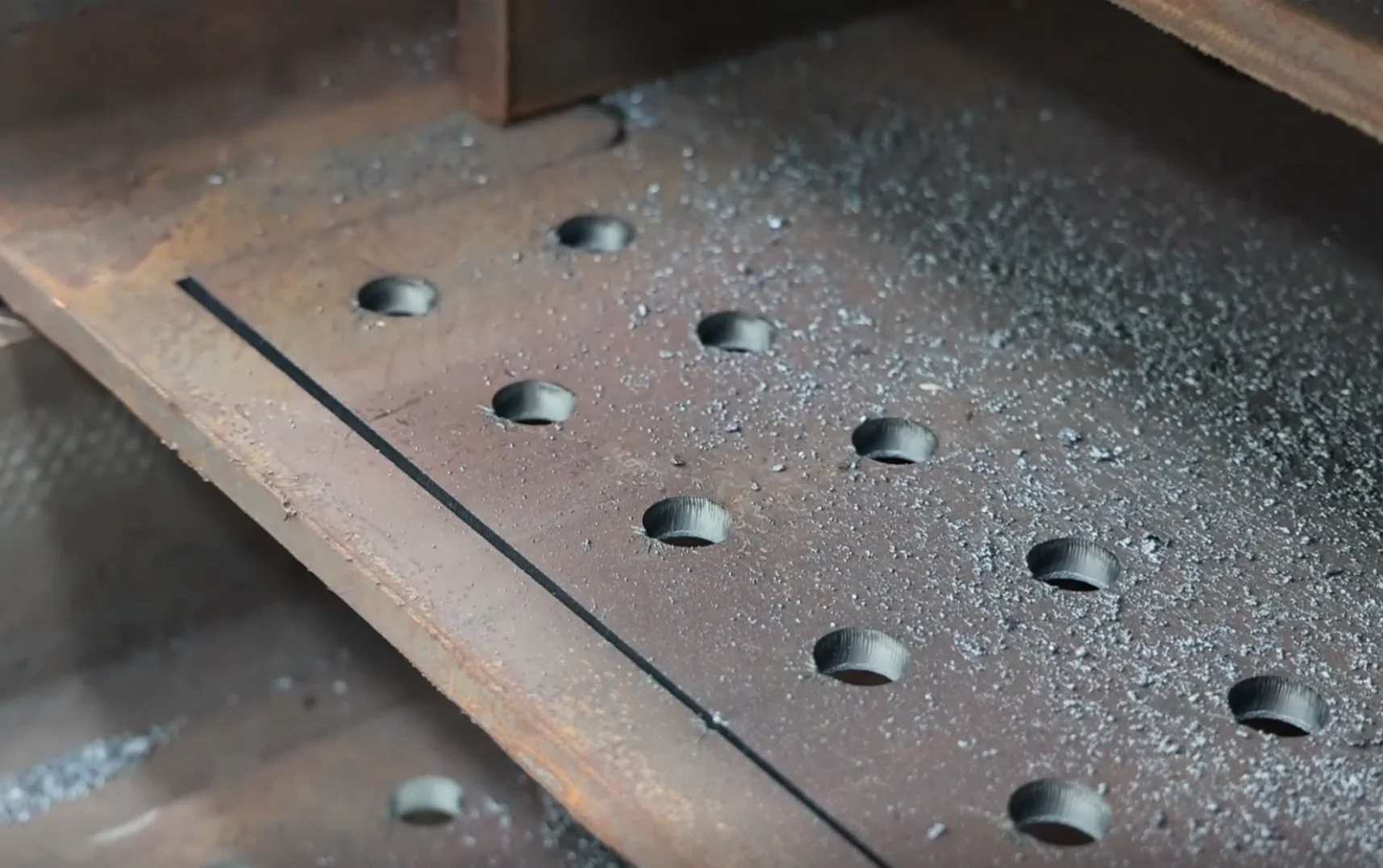 3d Five Axis Angle Bevel Cut Cnc Tube Fiber Laser Cutter 12kw 15kw 20kw 30kw High Power Channel Steel Beam Laser Cutting Machine