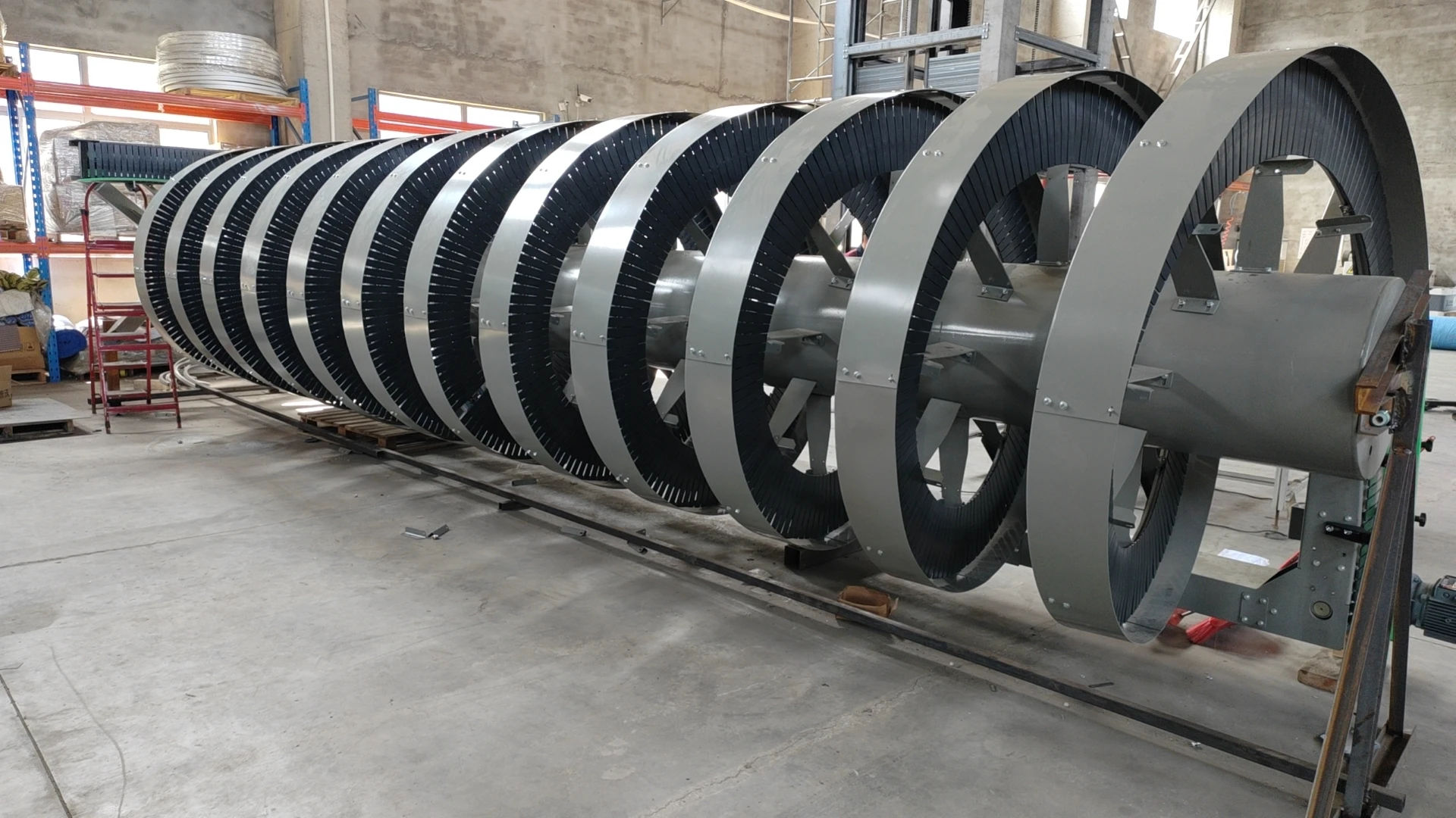 mild steel profile material powered spiral conveyor to delivery goods