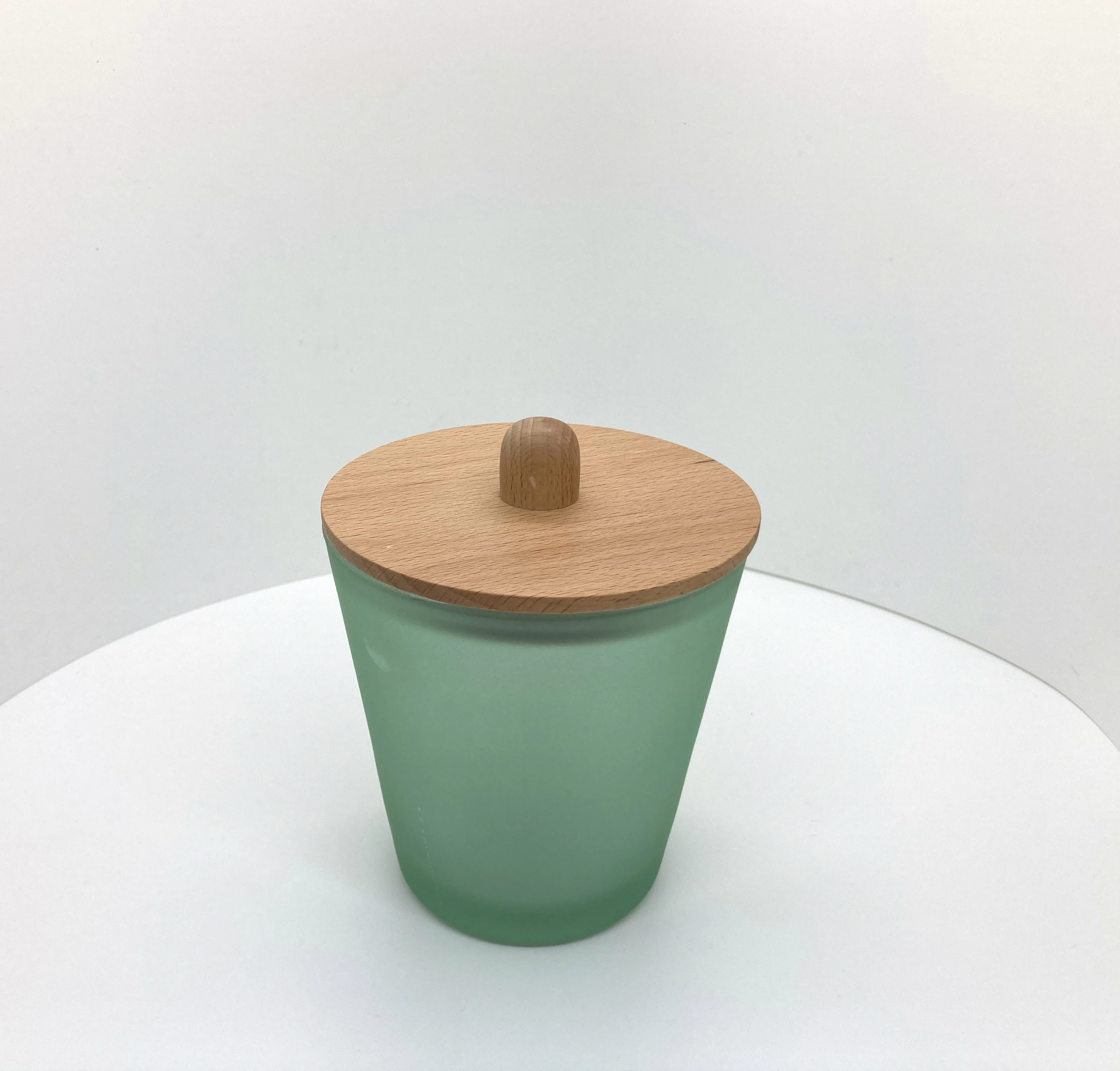 New Design Unique Decorative Luxury Bulk Essential Oil Candle Glass Jar Candle With Wooden Flat Surface Lid