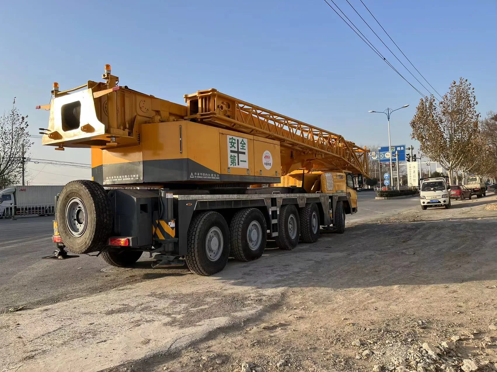 Factory direct sale 130 ton truck with crane Pickup Hydraulic 130 tons truck cranes