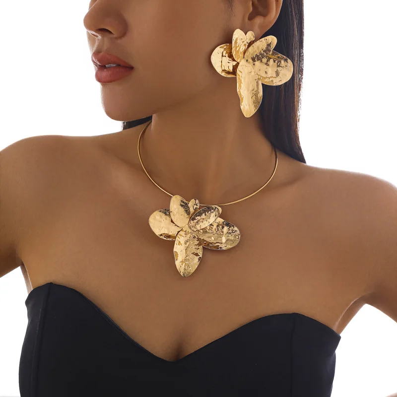 Irregular metallic petal collar fashion simple iron clavicle set choker necklace set N2208124