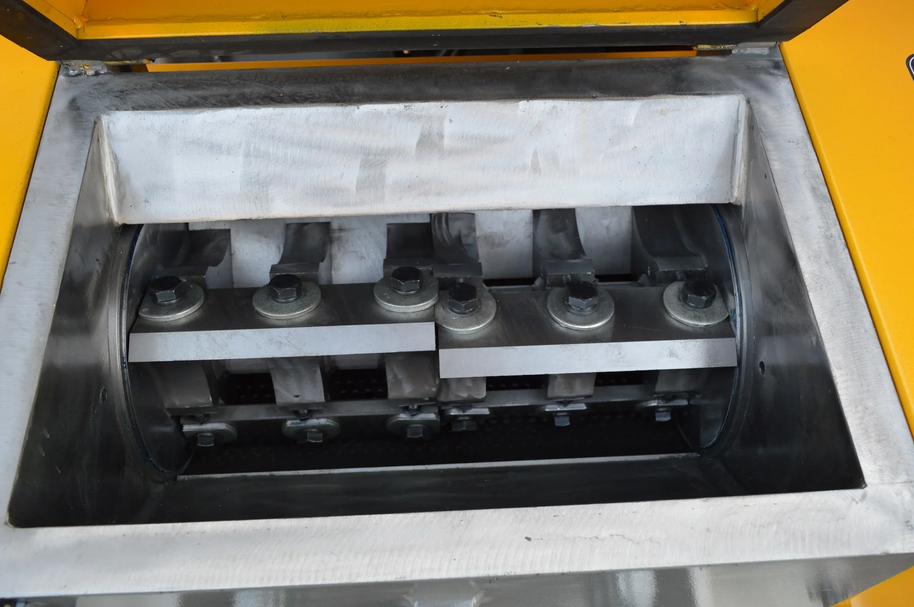 sixing low noise manual knives for plastic used bottle crate cup mill crusher wash machine malaysia