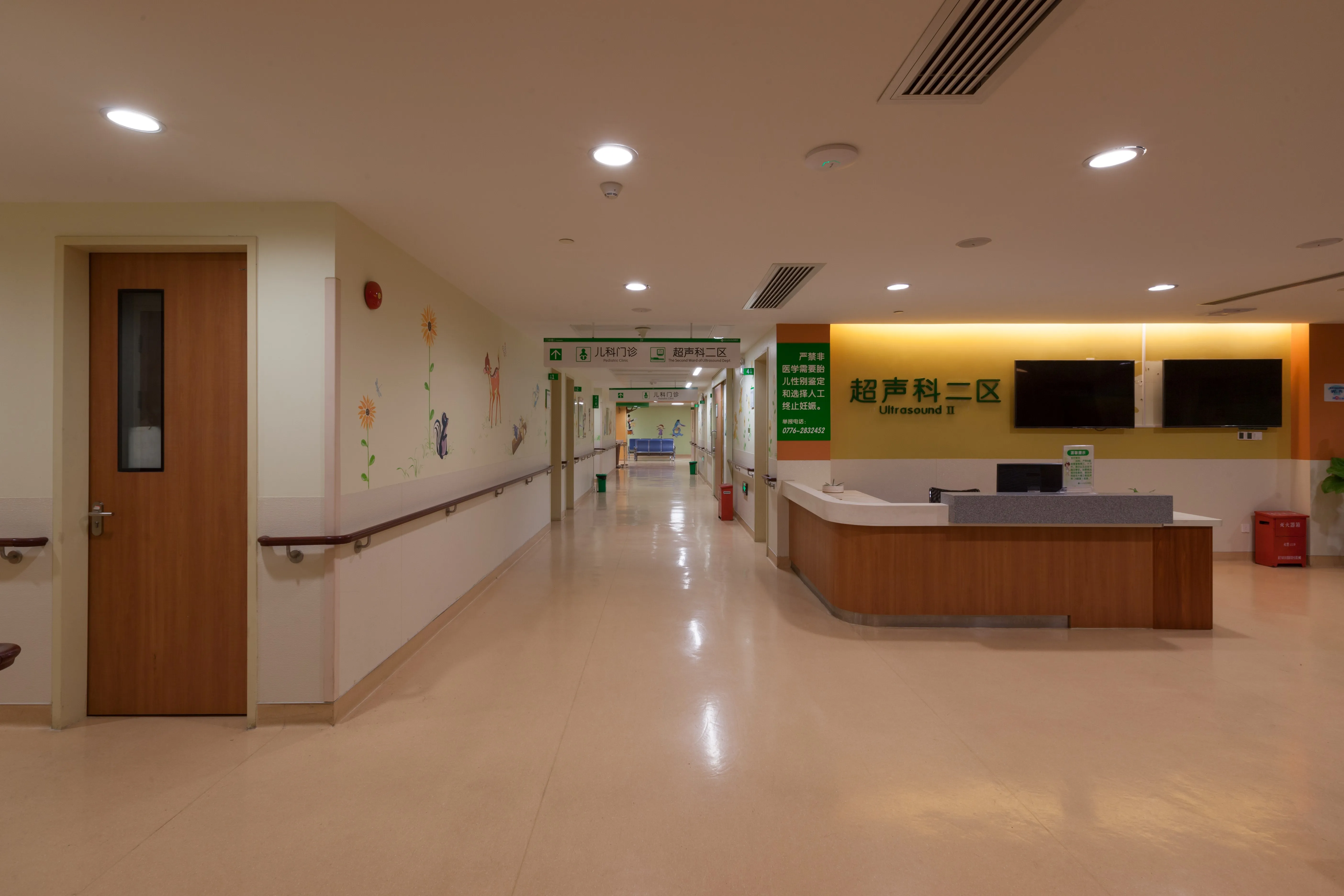 Modern Wood Grain Vinyl Wall Panel  Waterproof Interior Wall Covering