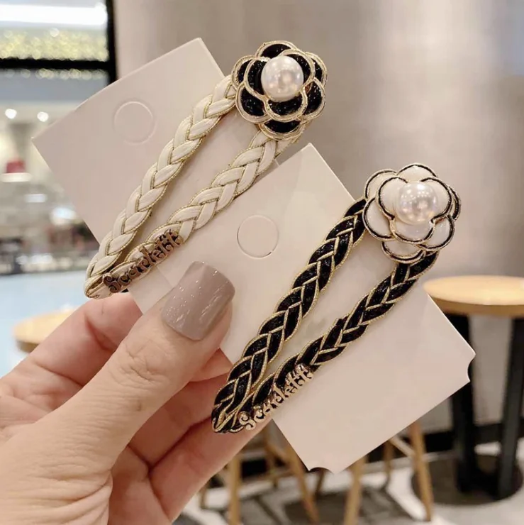 
2020 Fashion Camellia Hairpin Hand-woven Small Leather BB Clip 