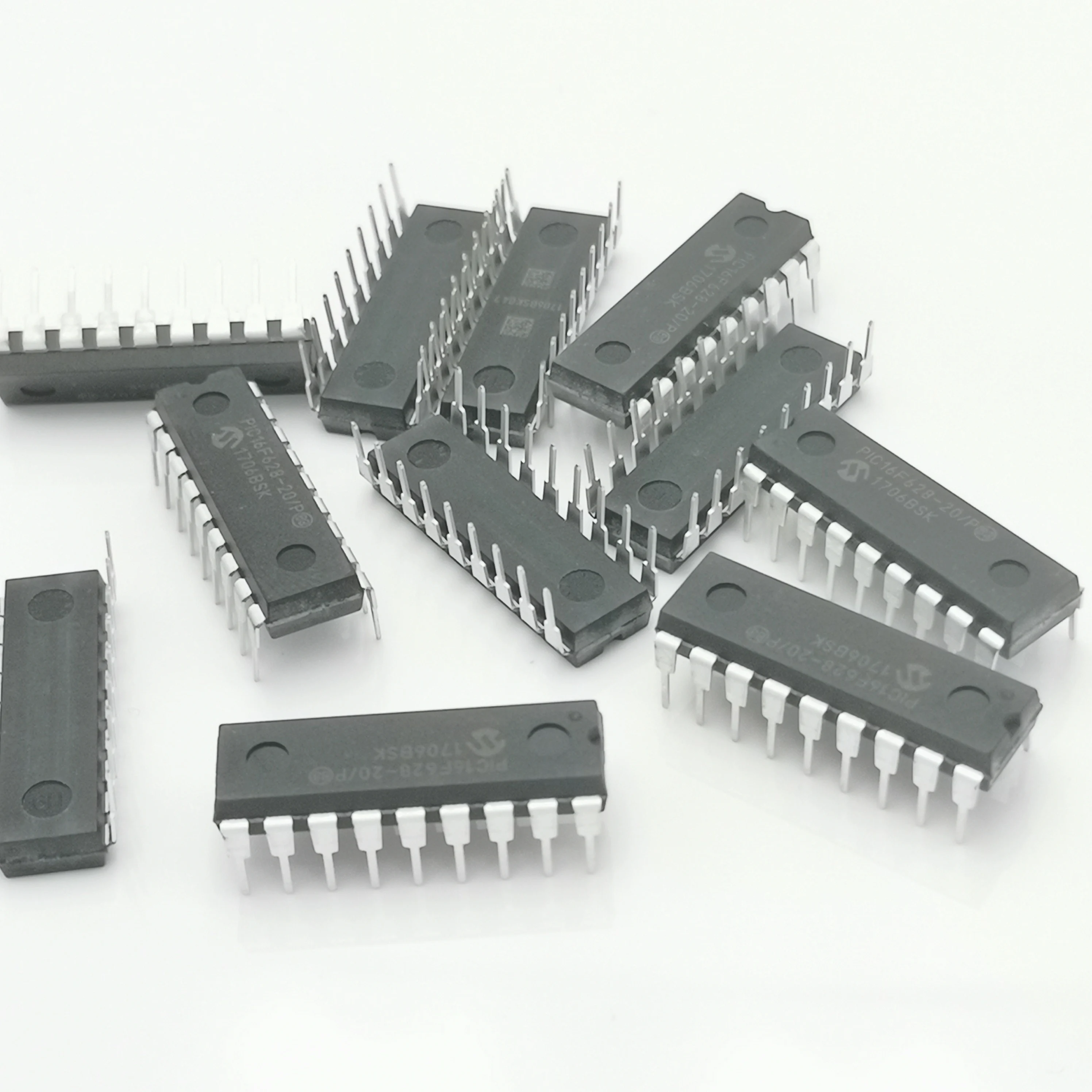 PIC16F886  Chinese Kungfu C61F186 Sop-28  PIC16F886-ISP    PIC16F886-ISO   PIC16F886-ISS Shenzhen in Stock