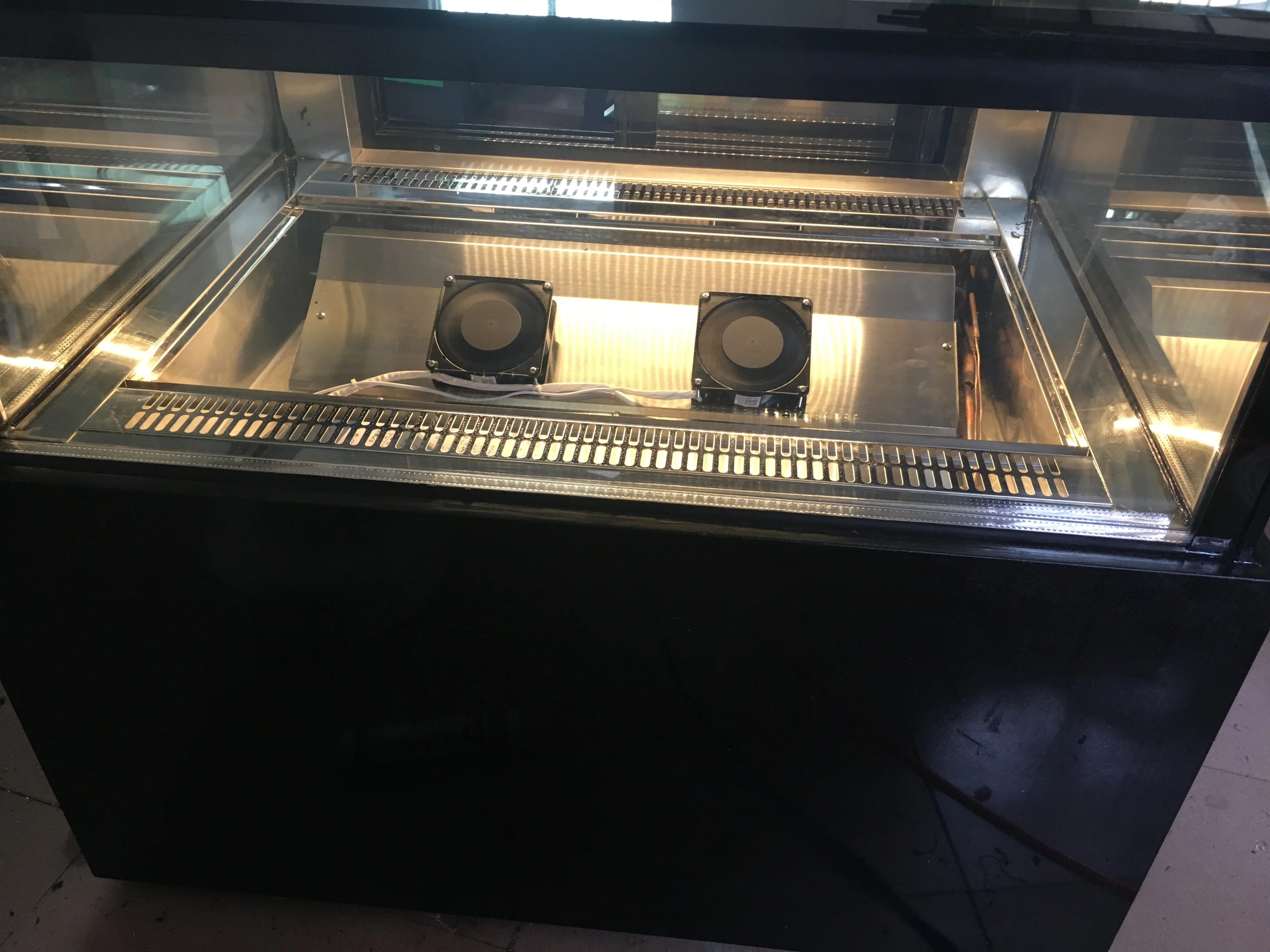 Nice quality Boutique Luxurious Vertical Cake Bakery Display Cabinet LED Marble  Stainless Steel Cake Refrigerator Showcase