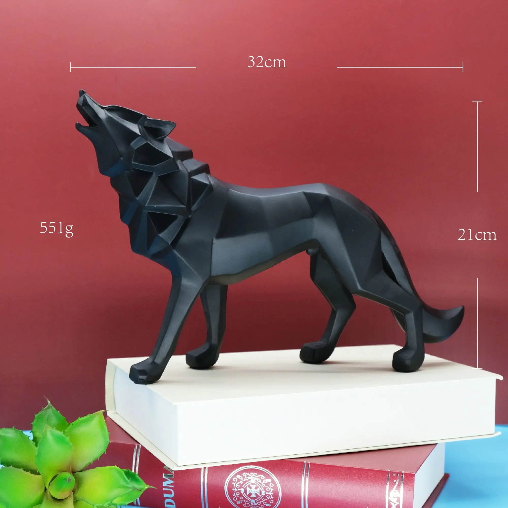 2022 Hot Resin Wolf Statue Interior Animal Decoration Item Luxury Handmade Art Craft