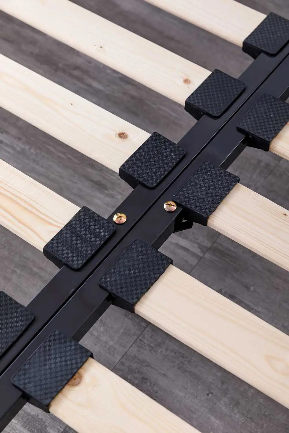 knock down iron metal Structure Hot sale Strength wooden slats folding bed frame