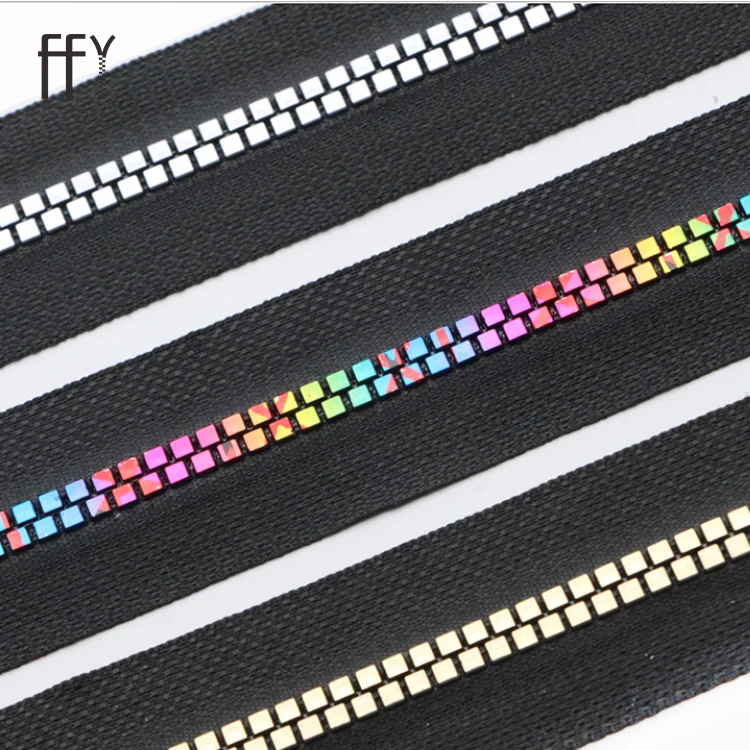 Hot Selling Customized Colour Bags Clothes Waterproof Sliders Plastic Zipper