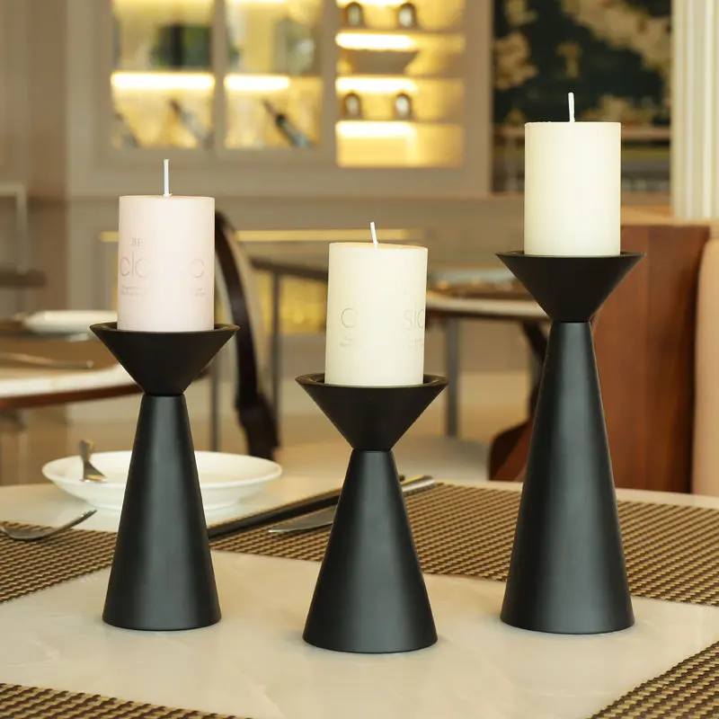 High Quality Black Metal Candelabra for Home Decor Indoor Use Table Candle Stand Metal Pillar Candle Holder