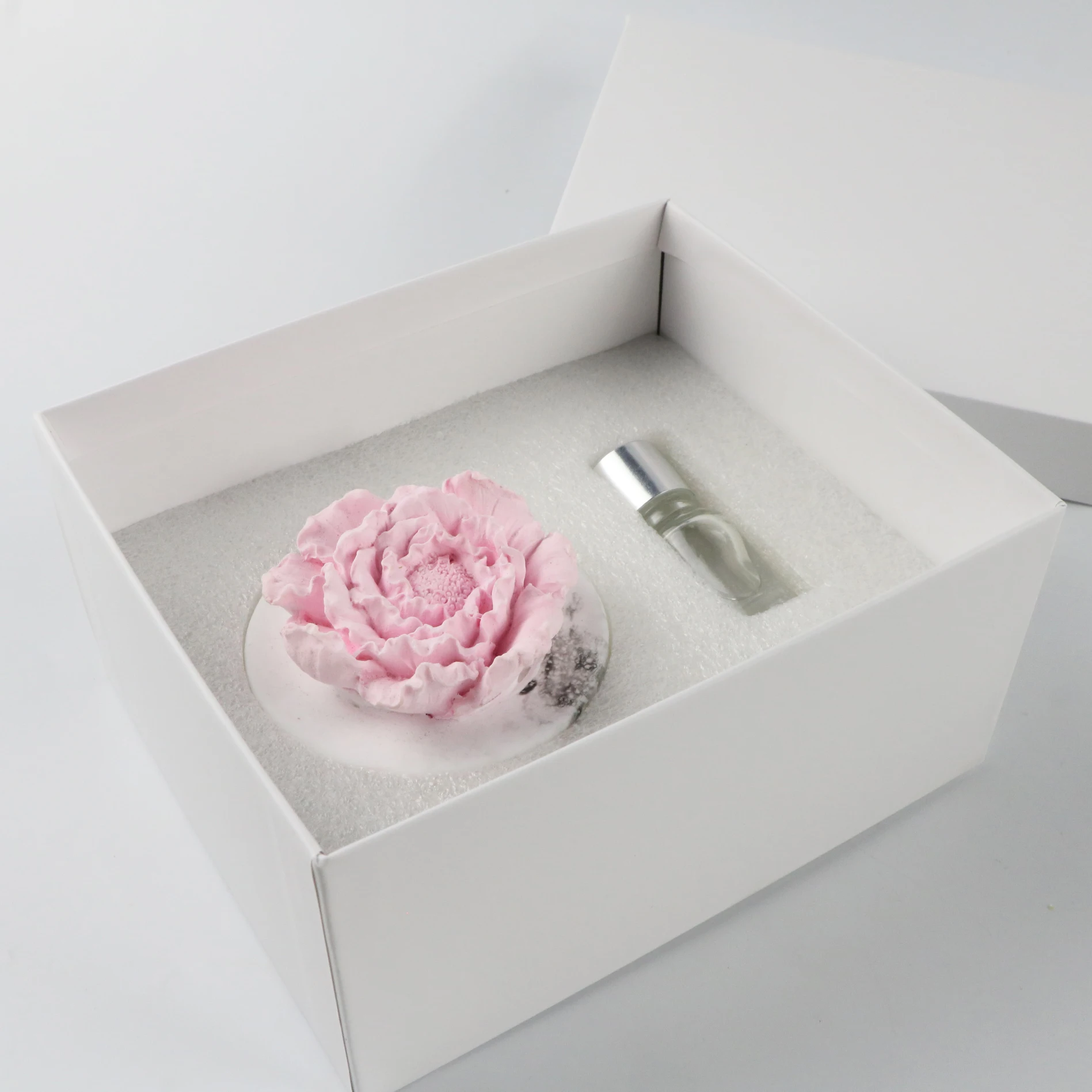 Home Car Decoration Ceramic Peony Shaped Scented Ceramic Aroma Porcelain Essential Oil Fragrance Flower Stone Diffuser
