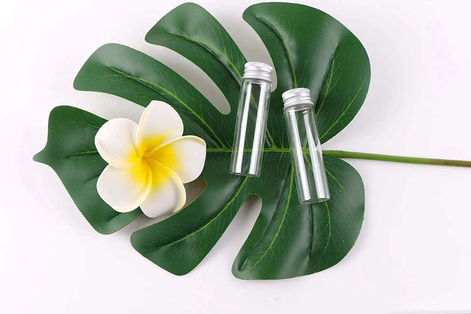 LanJing Tiny Glass Bottles Clear 15ml Empty Mini Jars with Aluminum Screw Cap Lids Wedding Decorations DIY Jewelry Accessories