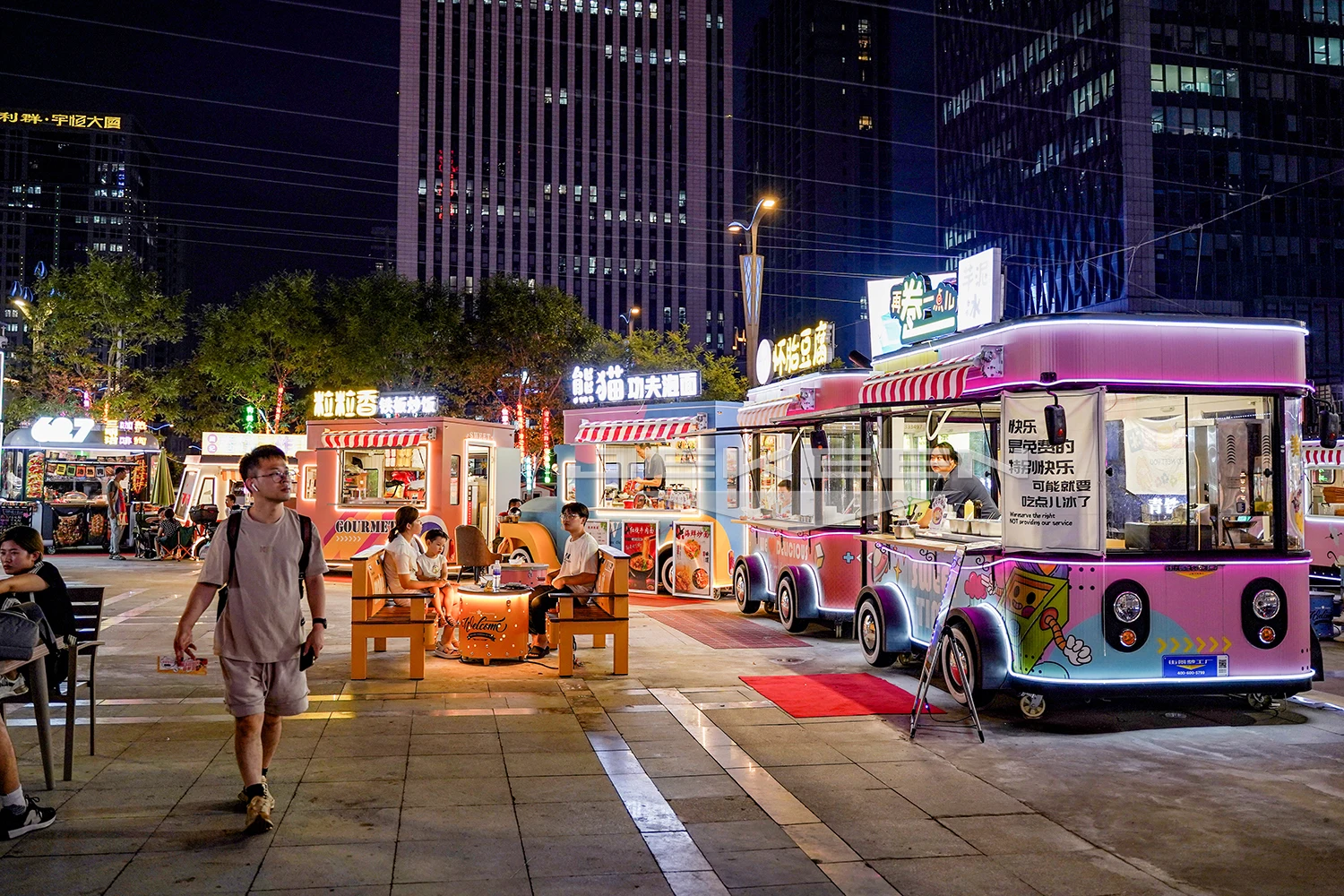 JEKEEN Snack Fast New Mobile Coffee Van Food Truck With Many Food Machines For Sale