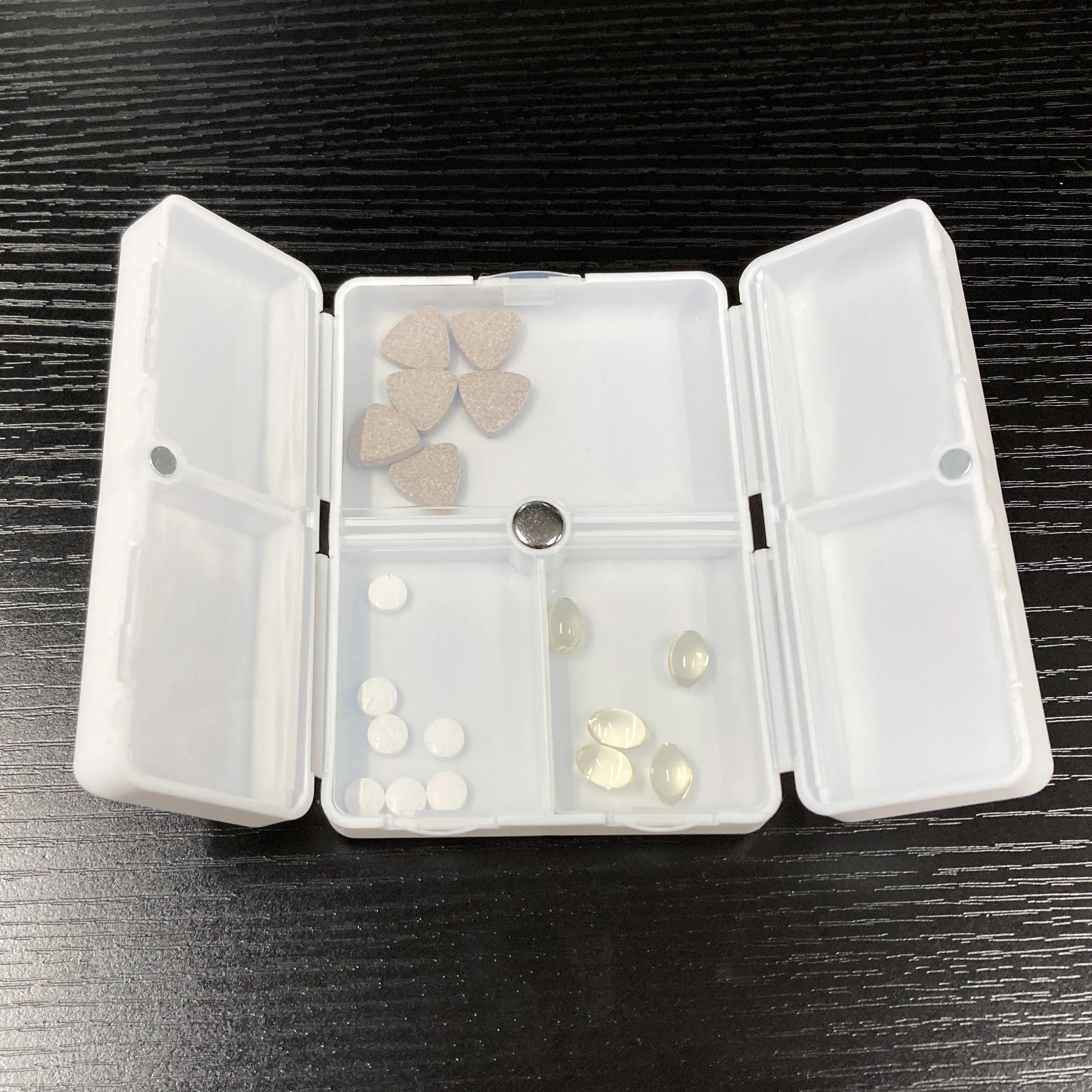 Weekly Magnetic Pill Organizer, Mini Size Portable Travel Pill Box, 7 Cells Plastic Pill Box