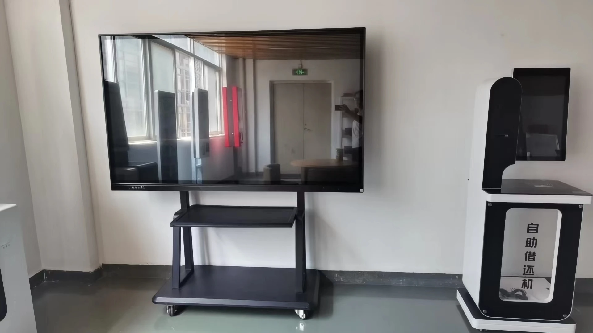 75' 85inch smart interactive smart board Lcd display wireless touch interactive whiteboard system