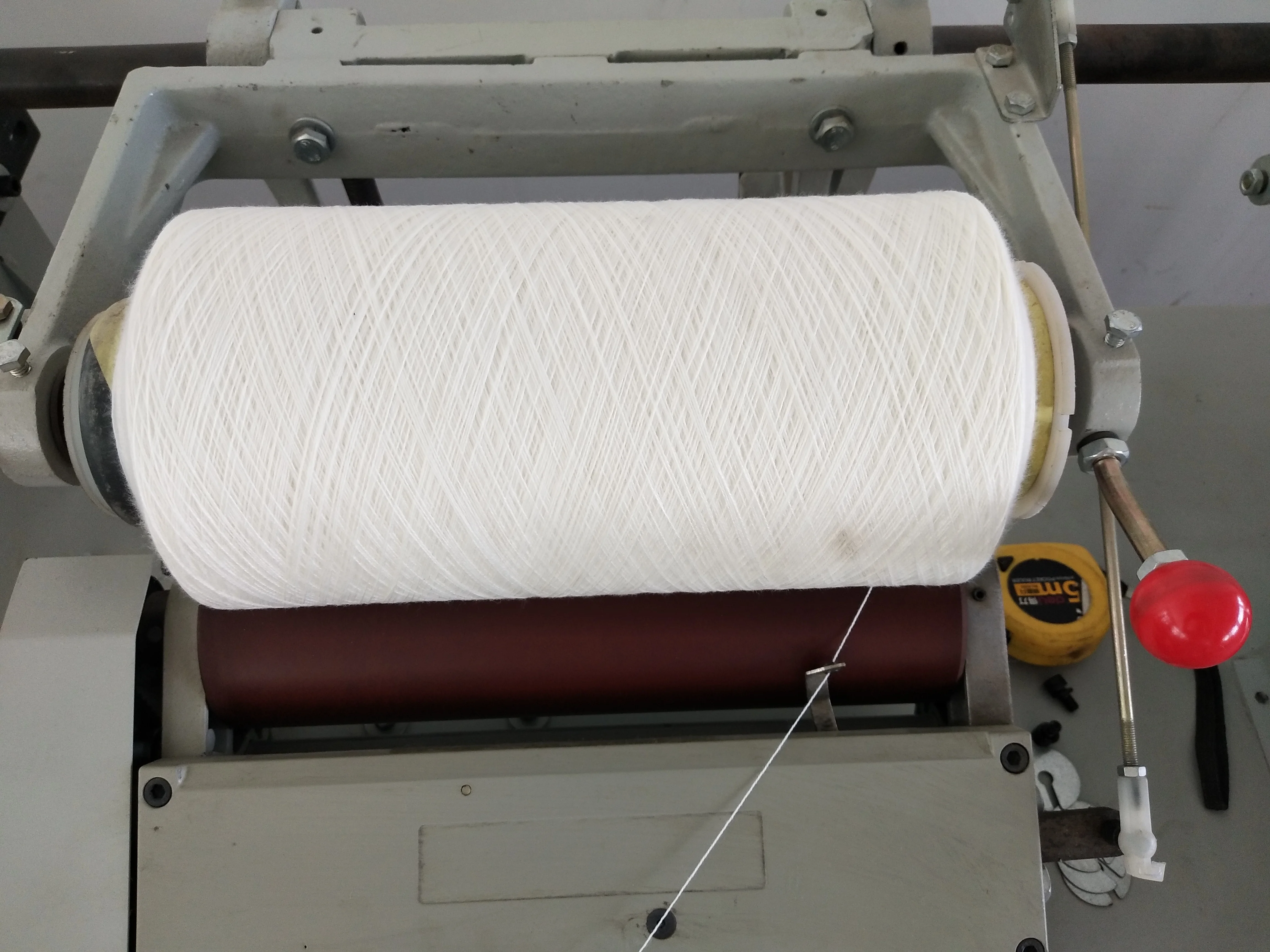 Двухсторонняя конусная машина для намотки пряжи