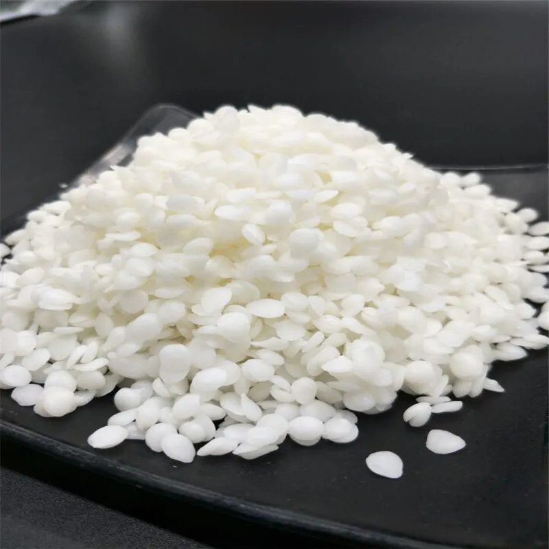 Белые косметические гранулы пчелиного воска