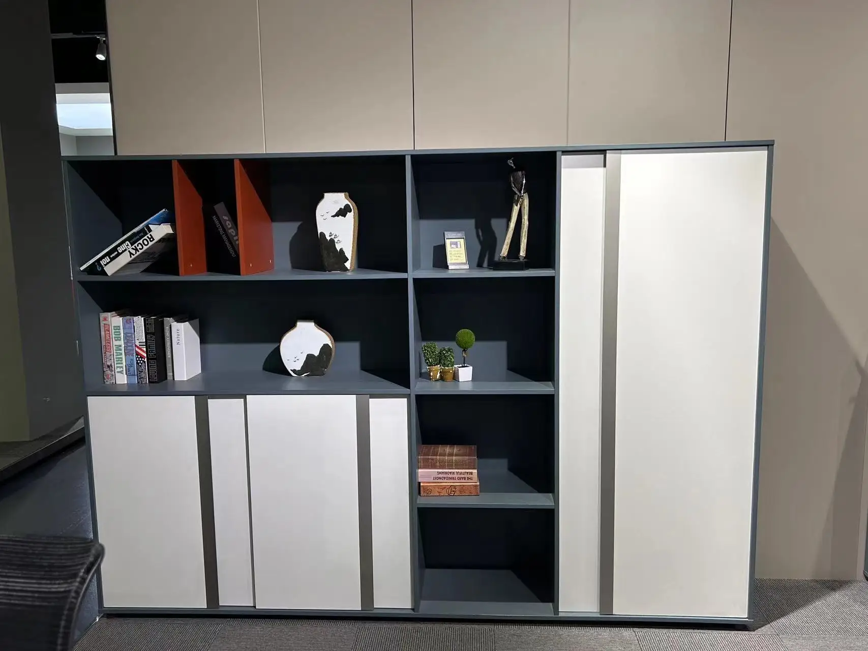 Современная мебель офисное оборудование для представительских помещений деревянный офисный шкаф