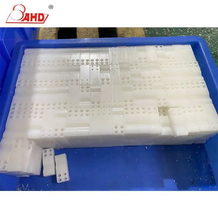 Высокоточная изготовленная на заказ обработка CNC китайский профессиональный производитель пластиковых деталей PE с