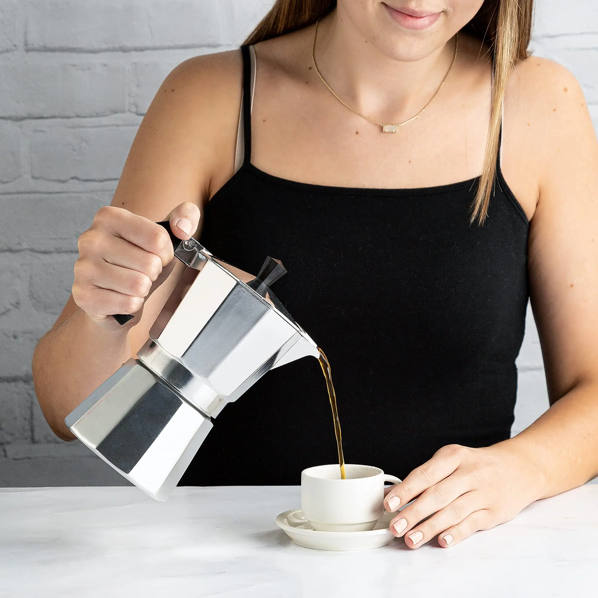 Wholesale Italian aluminum moka pot coffee maker black silver red 1/2/3/6/9/12 cup 50/100/150/300/450/600ml espresso cafetiere