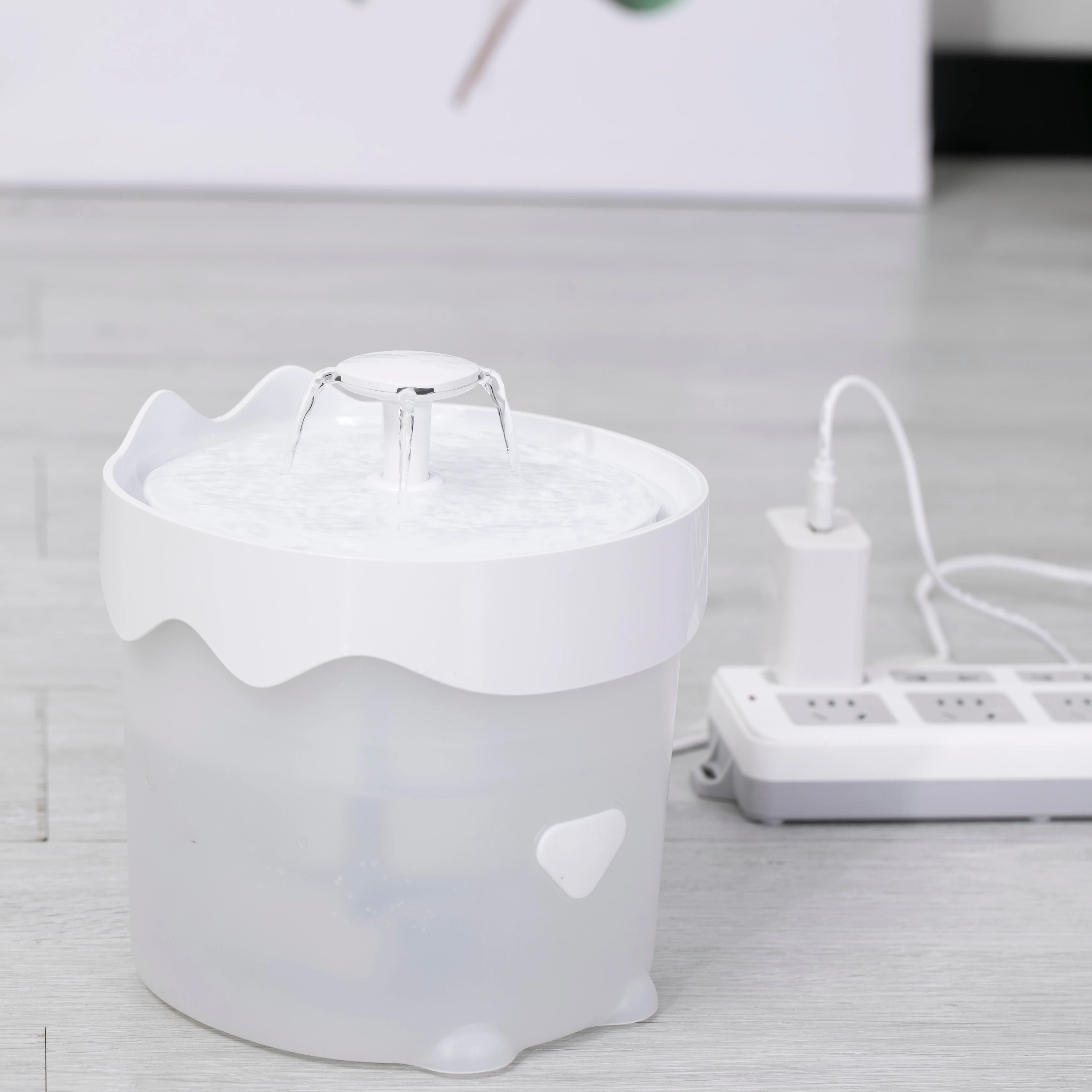 Silent Cat Water Fountain Pet Water Fountain Dispenser for Cats and Dogs pet automatic water dispenser
