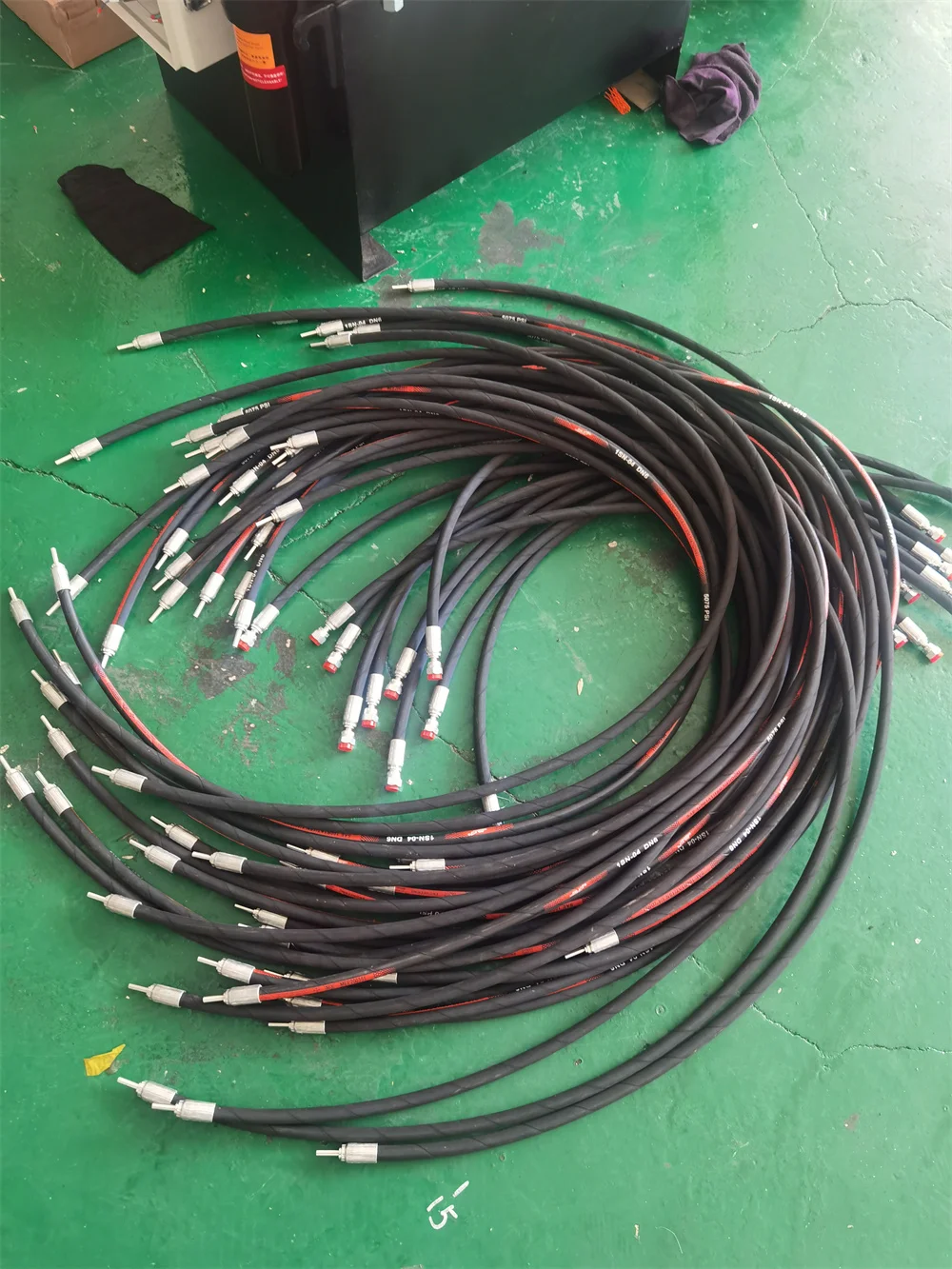 High Pressure Oil Pipe Two Layer Steel Wire EN 853 2SN Synthetic Rubber Hydraulic Hose