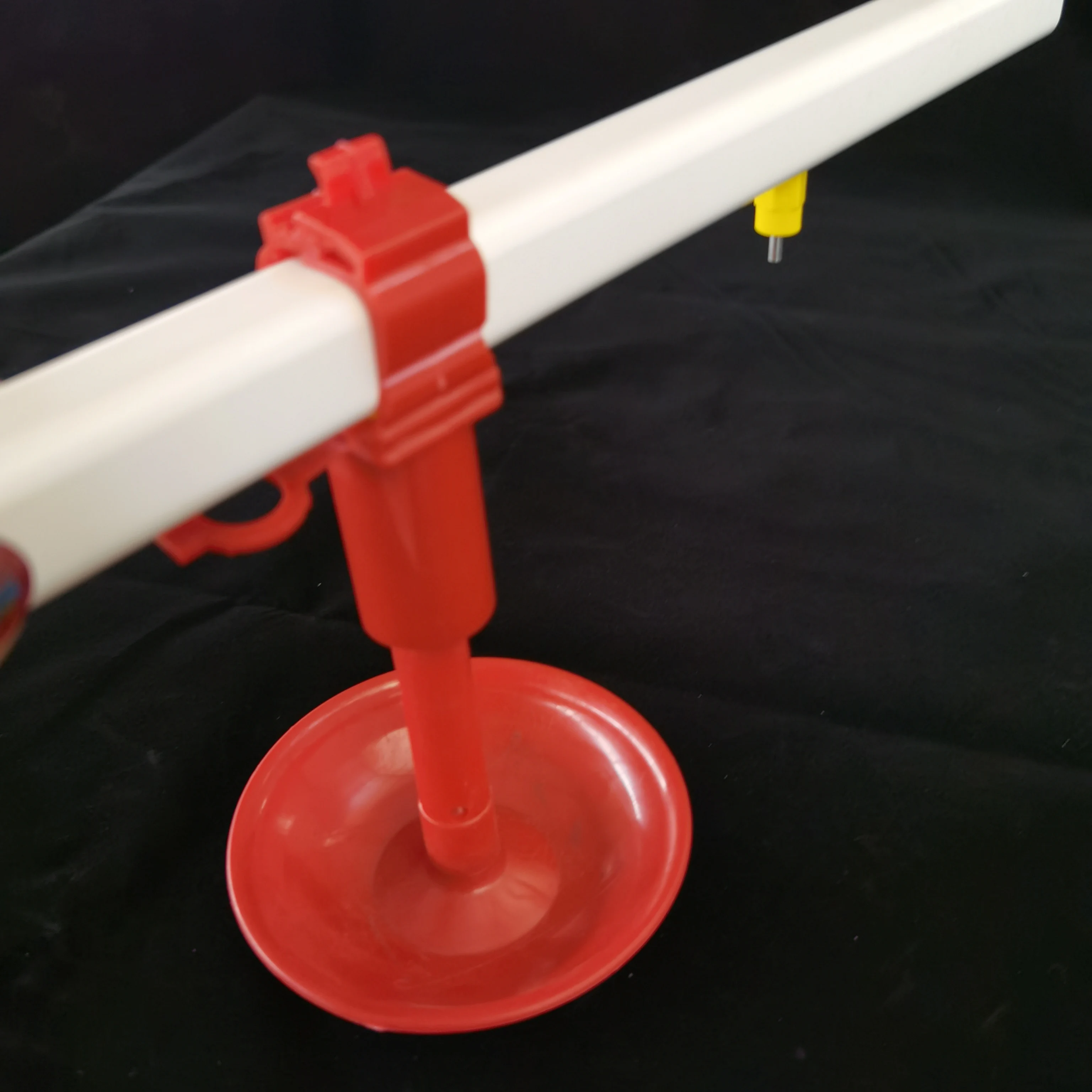 Durable In Use Drinker Chicken Poultry Farm Nipple Drinker Chicken Poultry Automatic